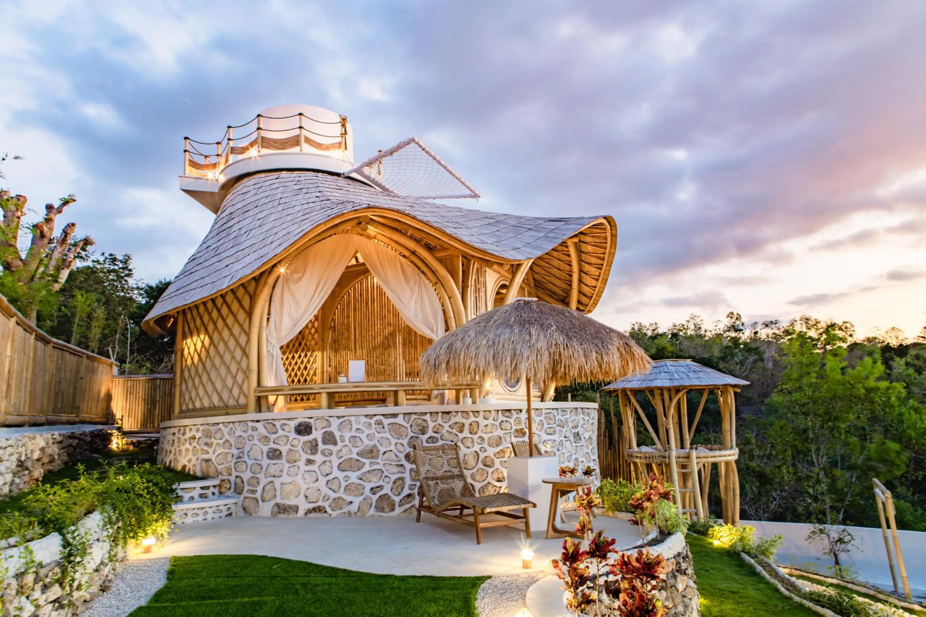 Property building in Camanta Penida - Adult Only