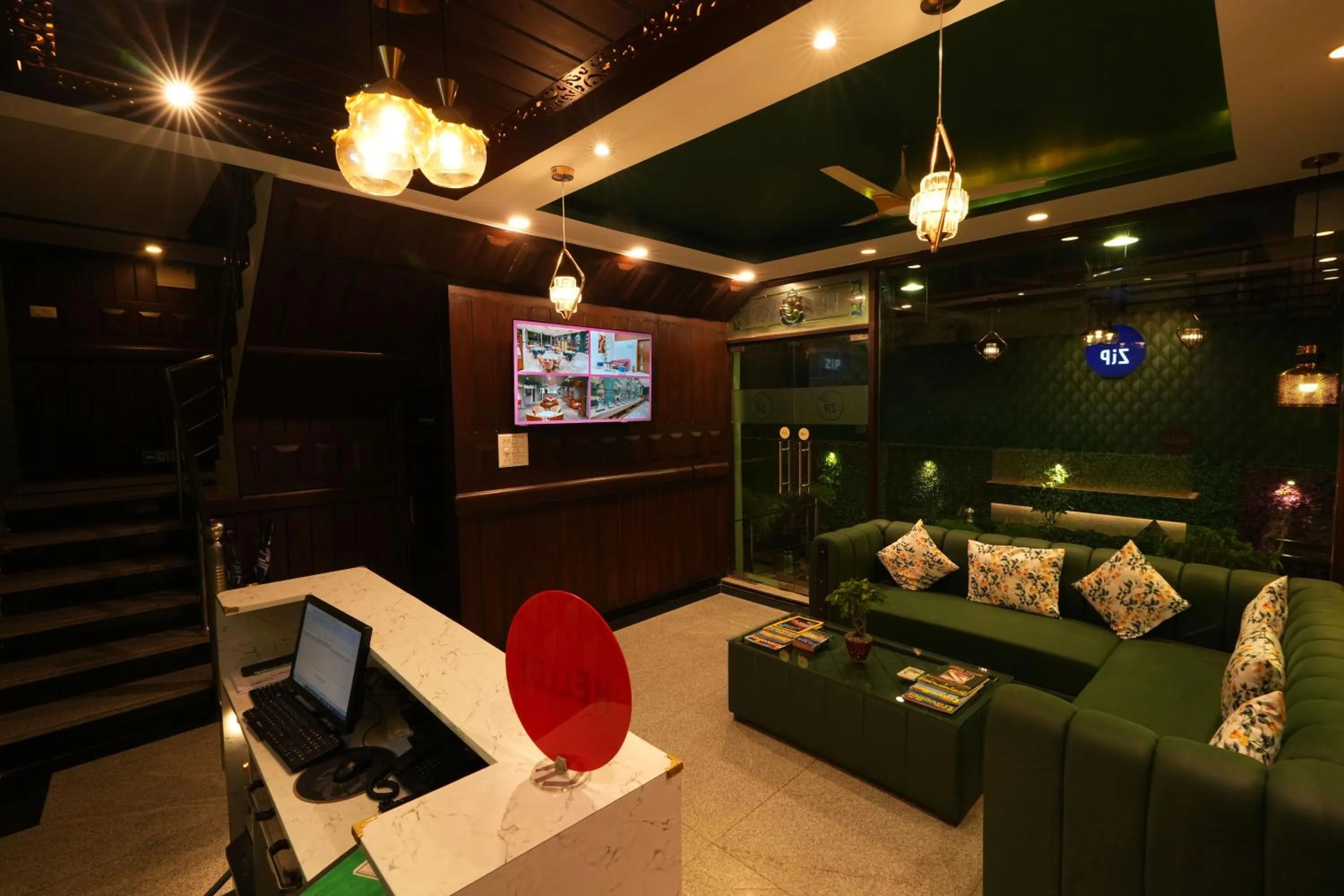 Lobby or reception in Hotel Bella Heights