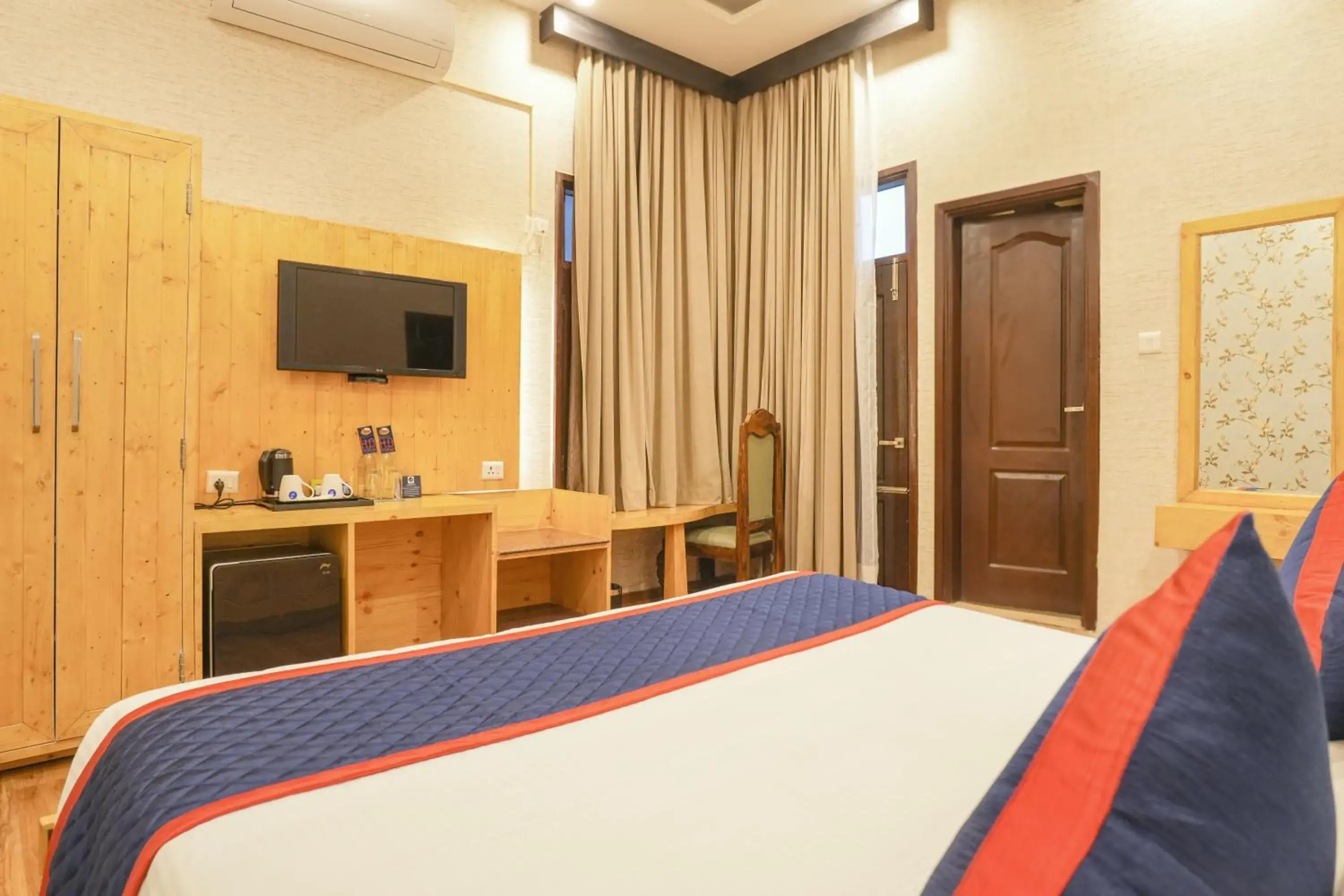 Superior Double Room - single occupancy in Hotel Bella Heights Superior Double Room - single occupancy in Hotel Bella Heights