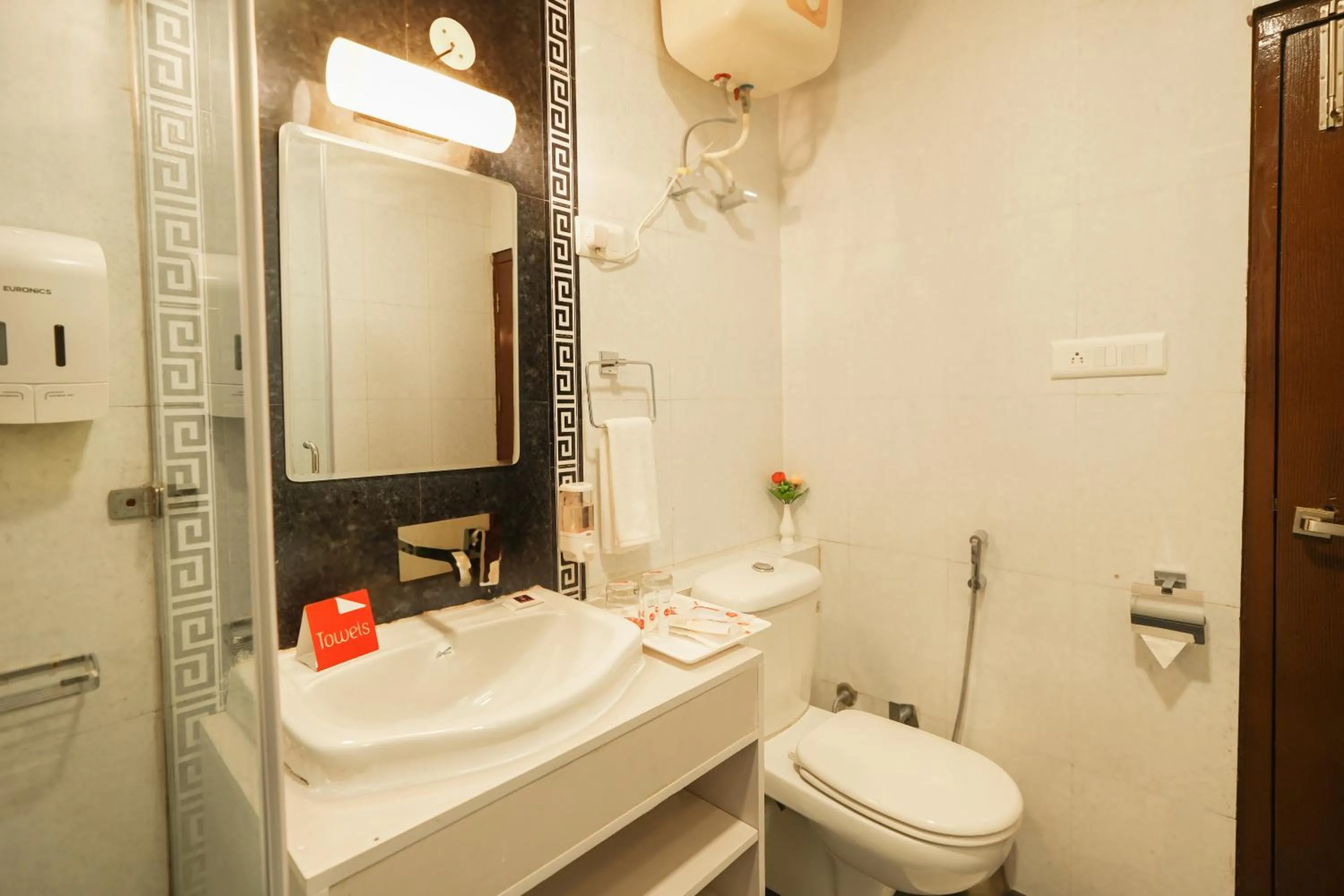 Shower in Hotel Bella Heights