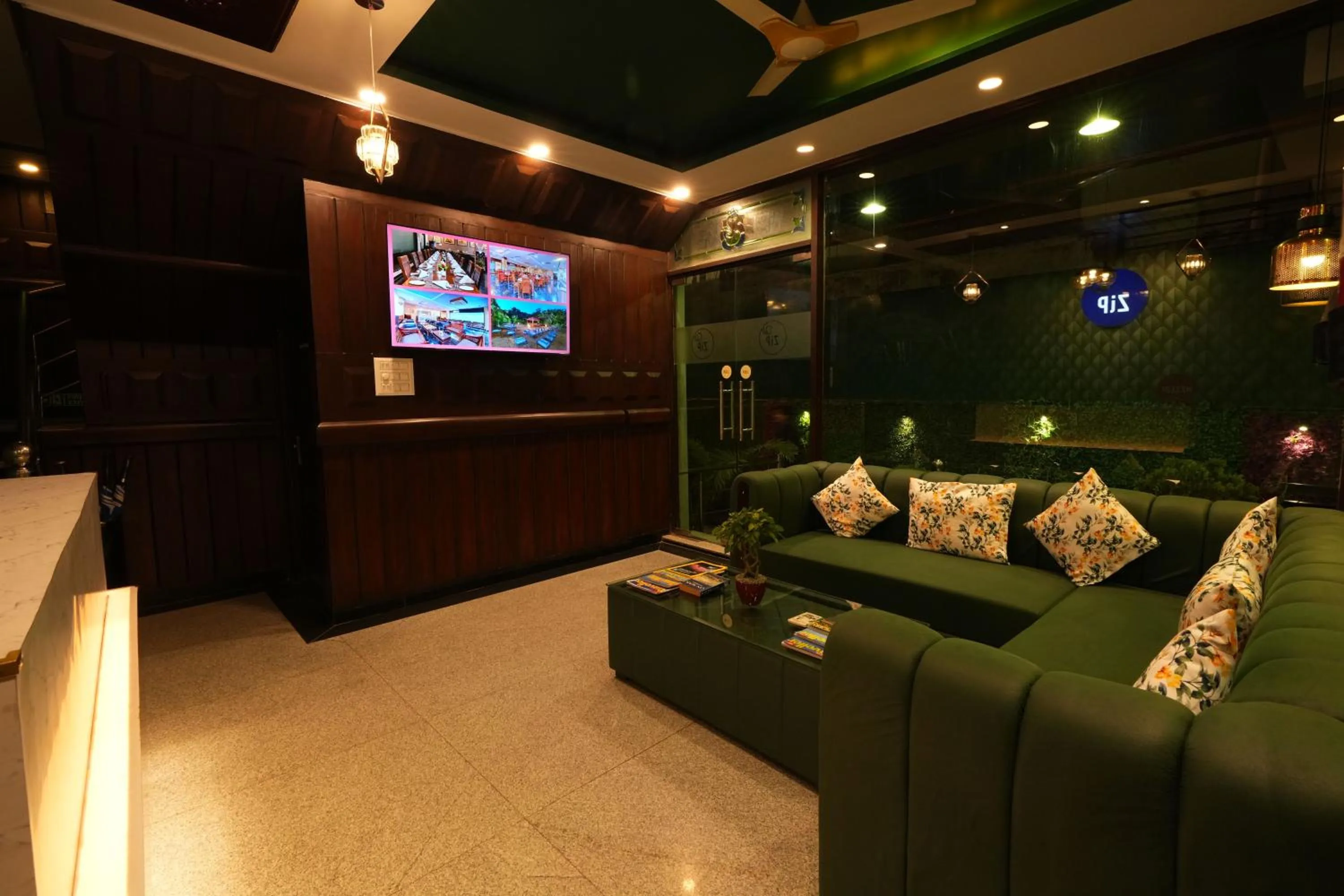 Seating area in Hotel Bella Heights