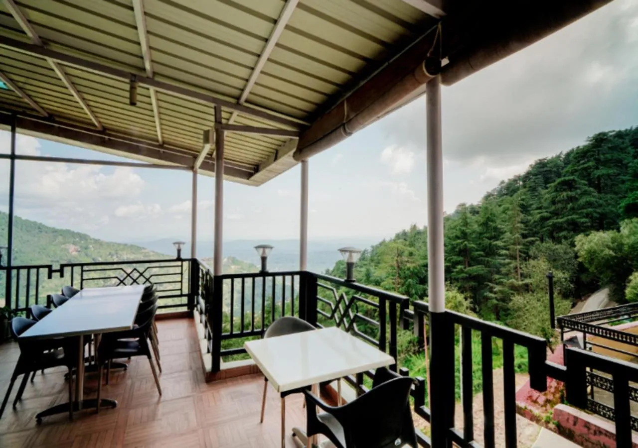 Restaurant/places to eat in Hotel Bella Heights