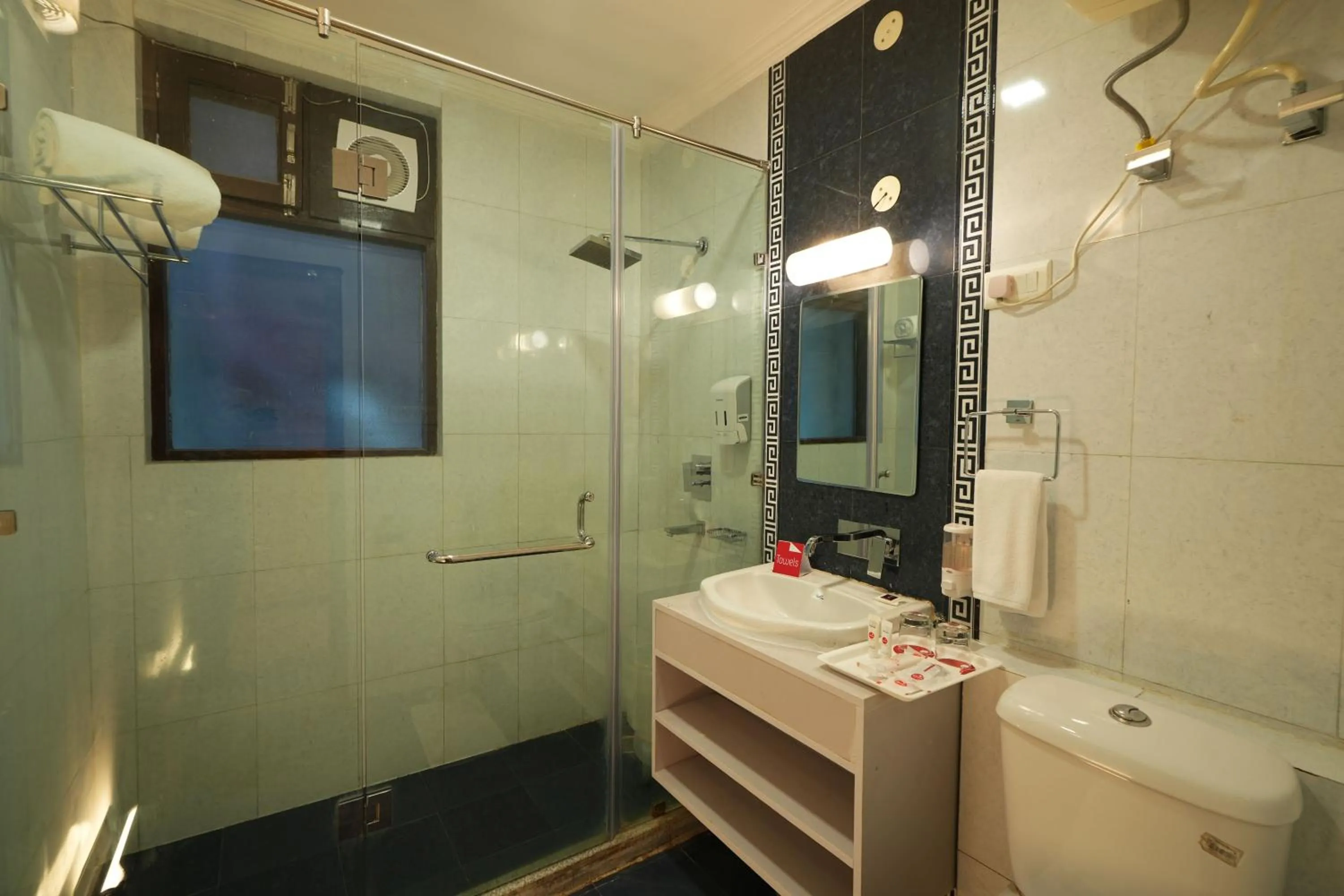 Shower in Hotel Bella Heights