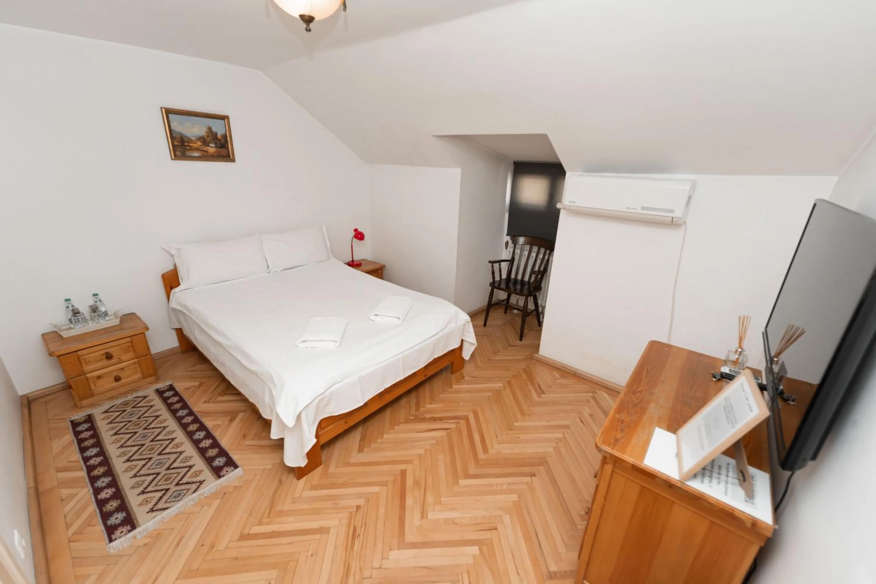 Bed in George&Dragon Rooms