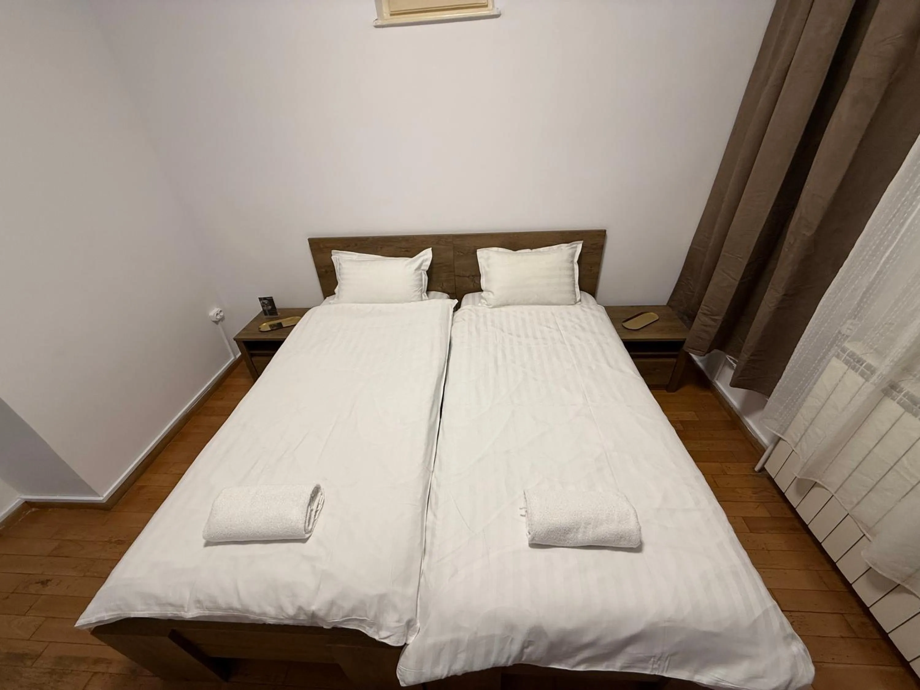 Bed in George&Dragon Rooms