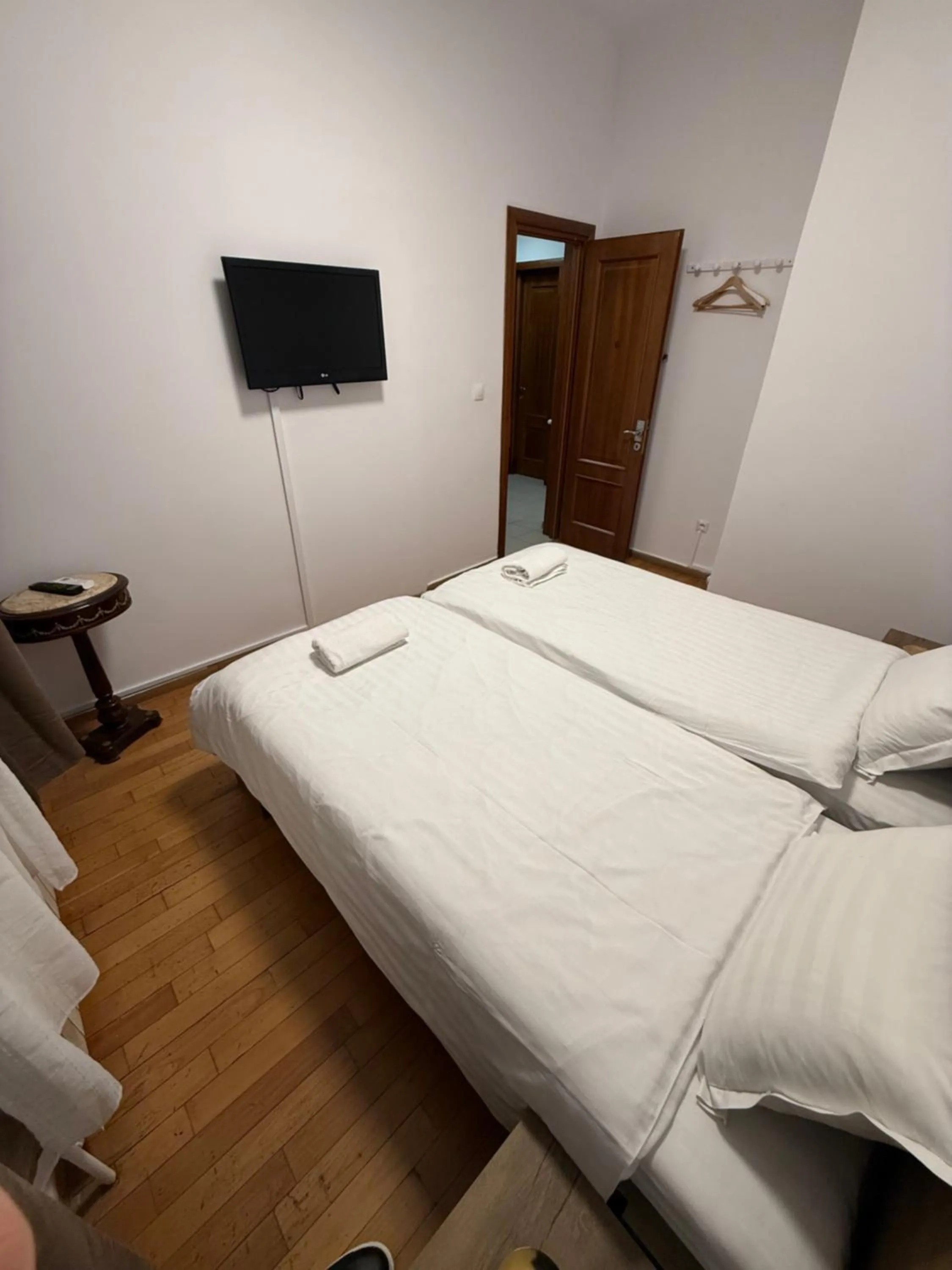 Bed in George&Dragon Rooms