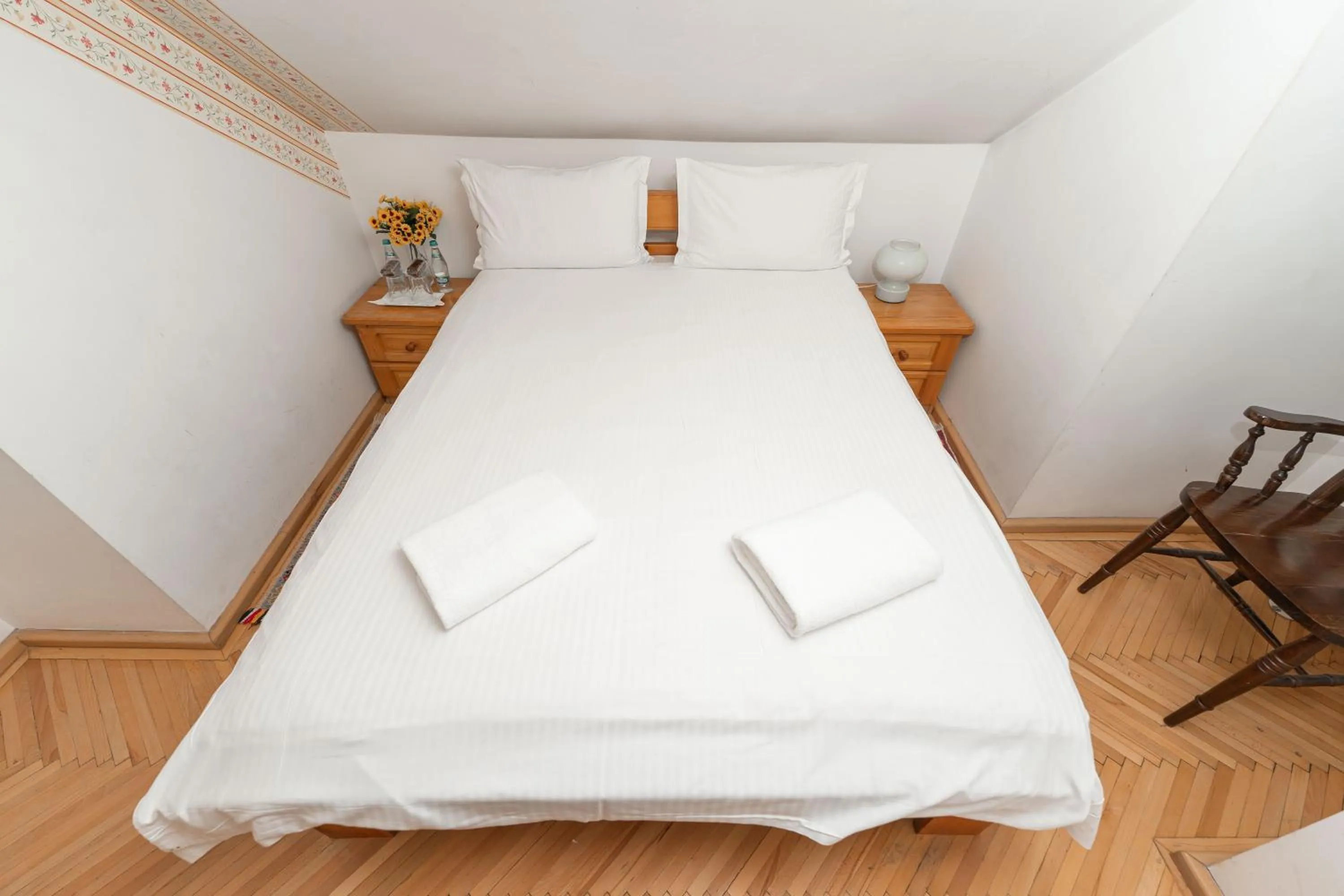 Bed in George&Dragon Rooms