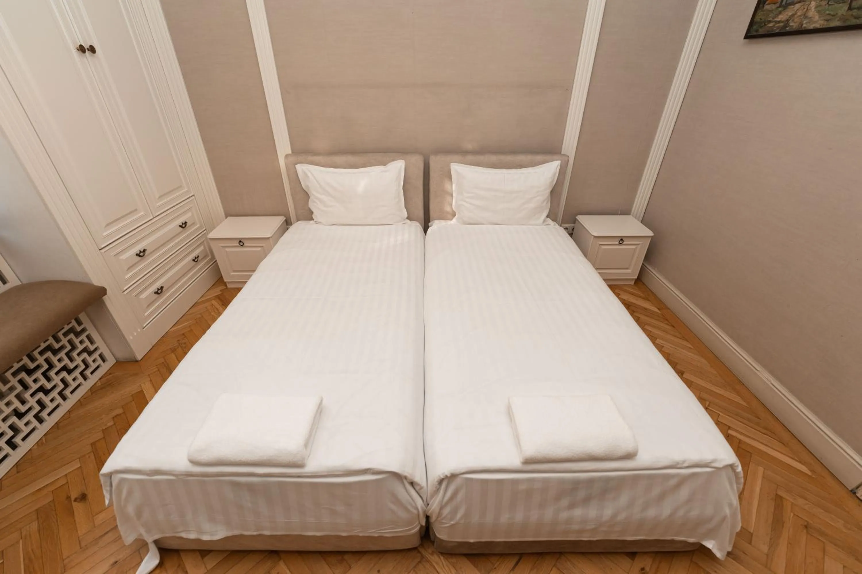 Bed in George&Dragon Rooms