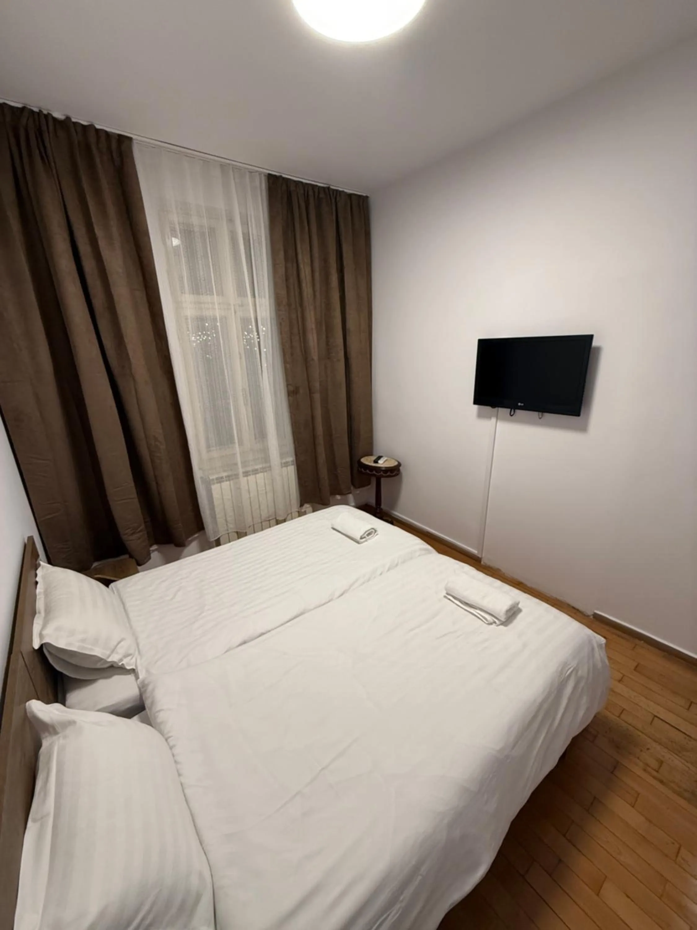 Bed in George&Dragon Rooms