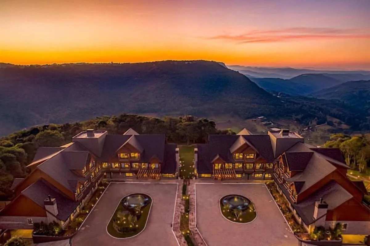 Chateau Laghetto Collection