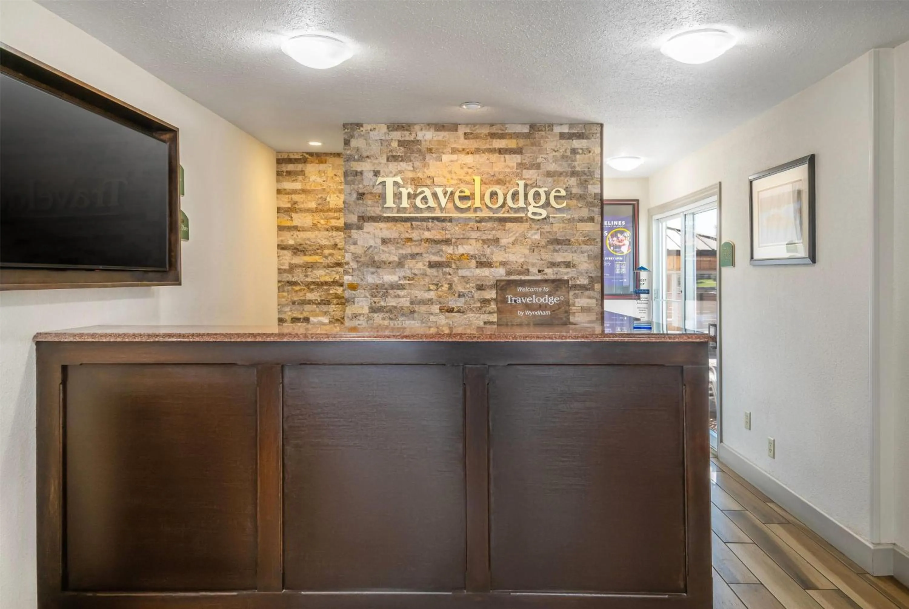 Lobby or reception in Travelodge by Wyndham Gananoque