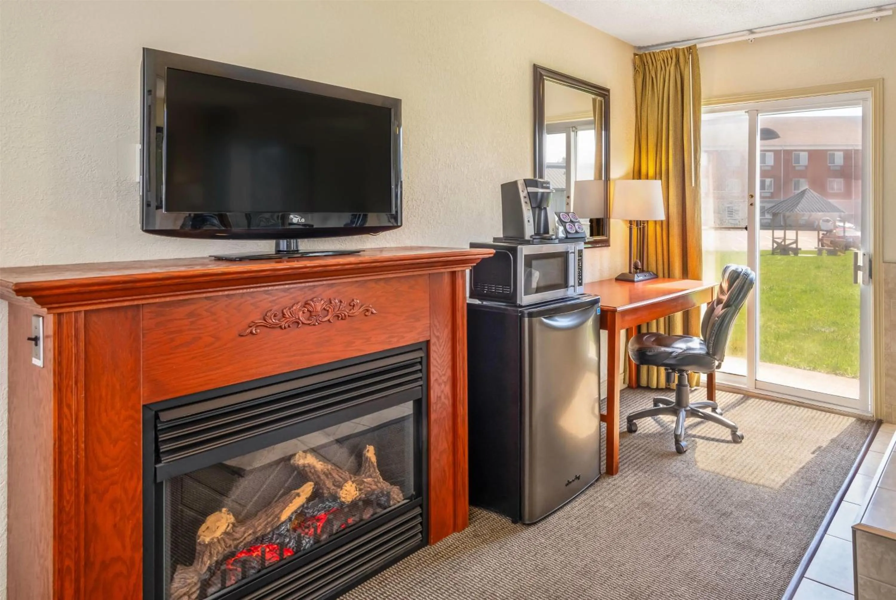 Photo of the whole room in Travelodge by Wyndham Gananoque