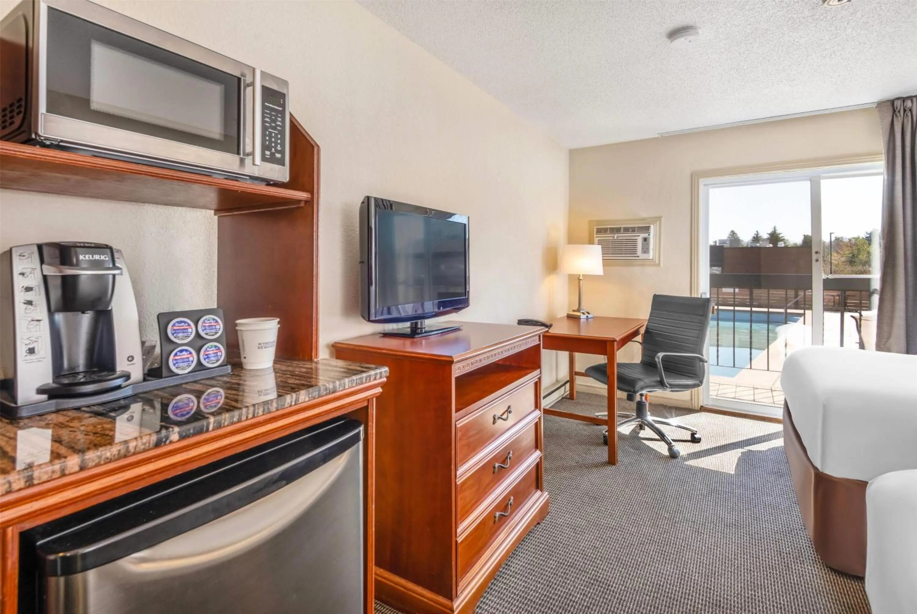 Photo of the whole room in Travelodge by Wyndham Gananoque