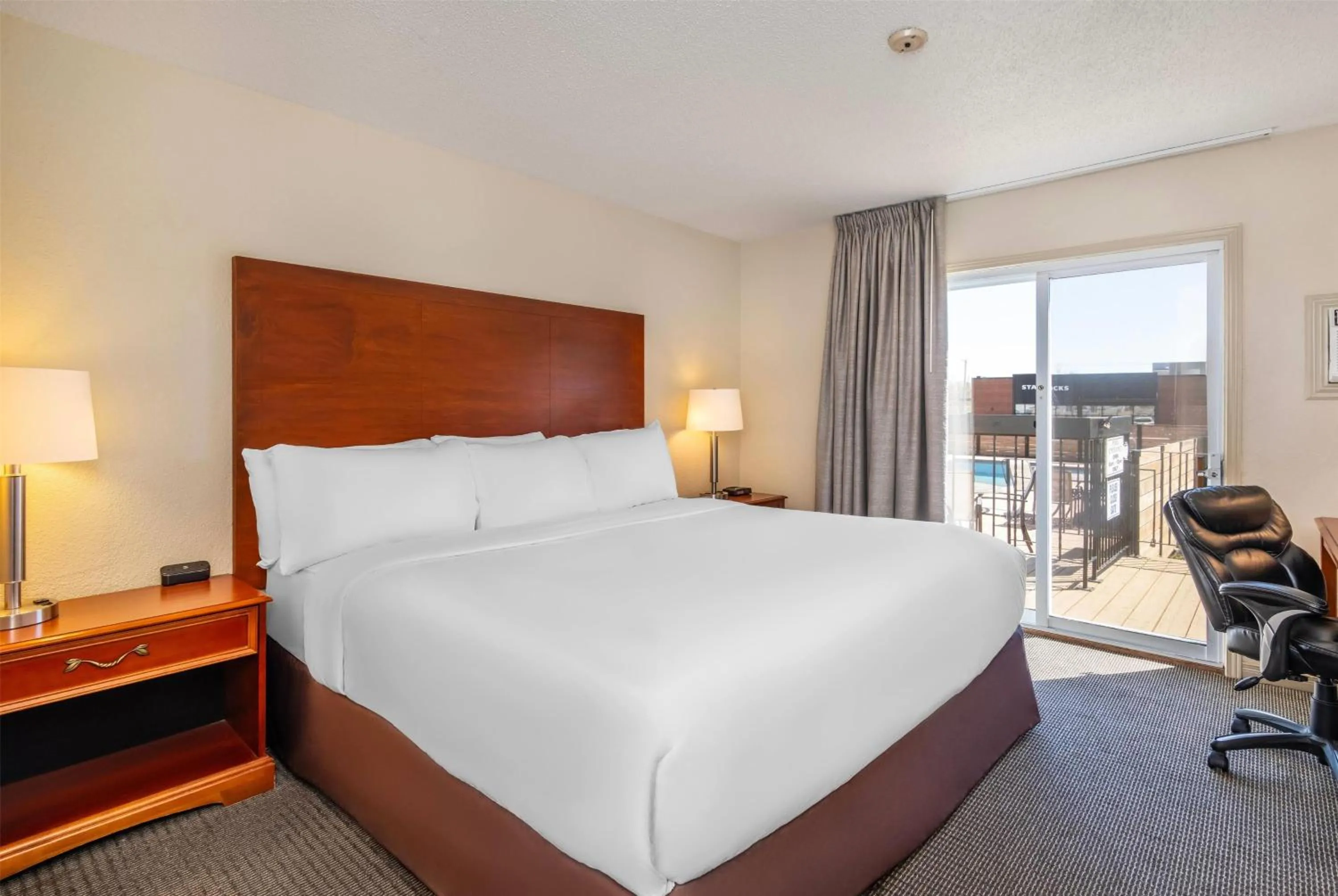 Photo of the whole room, Bed in Travelodge by Wyndham Gananoque