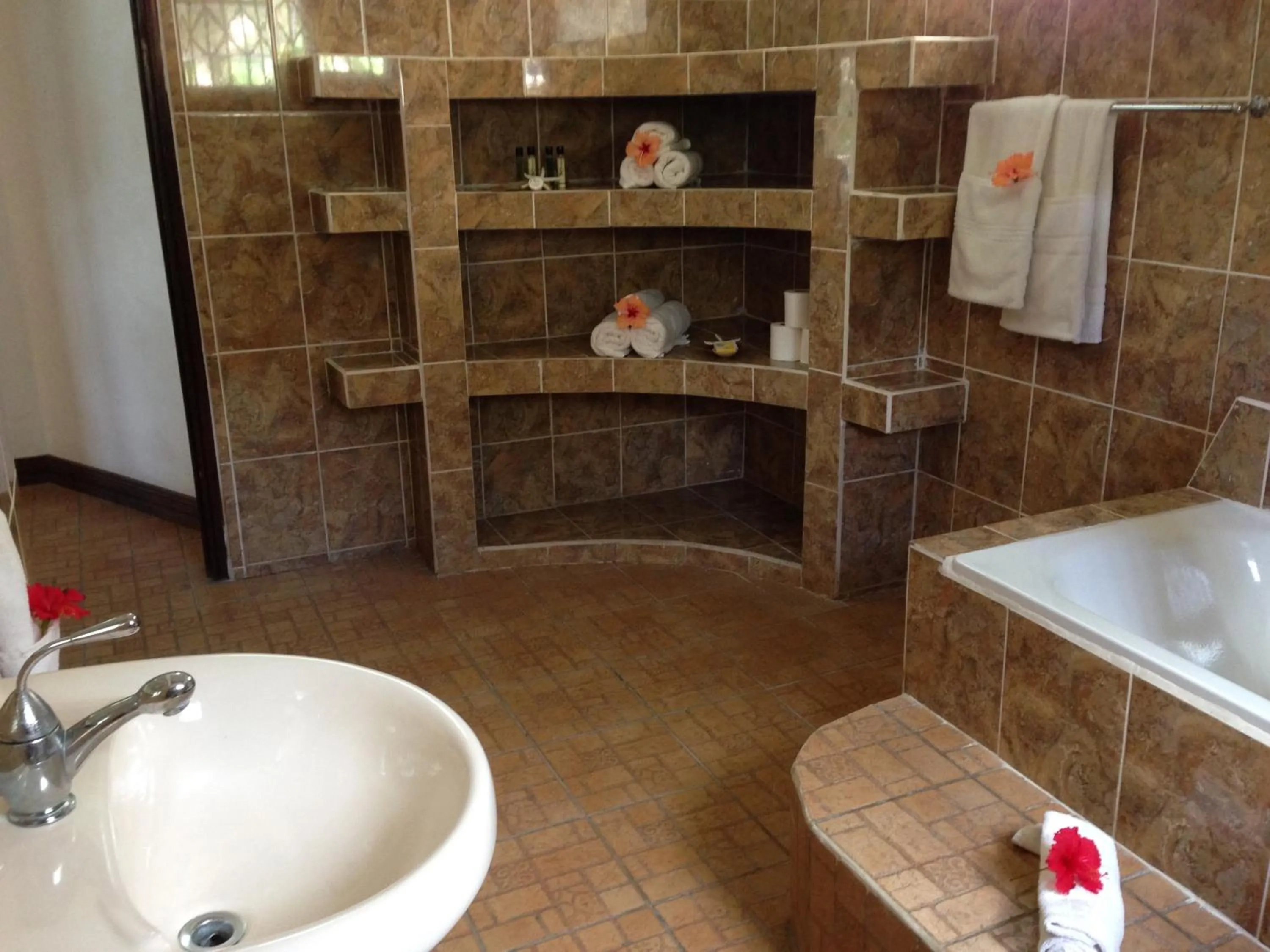 Shower in Lazare Picault Hotel