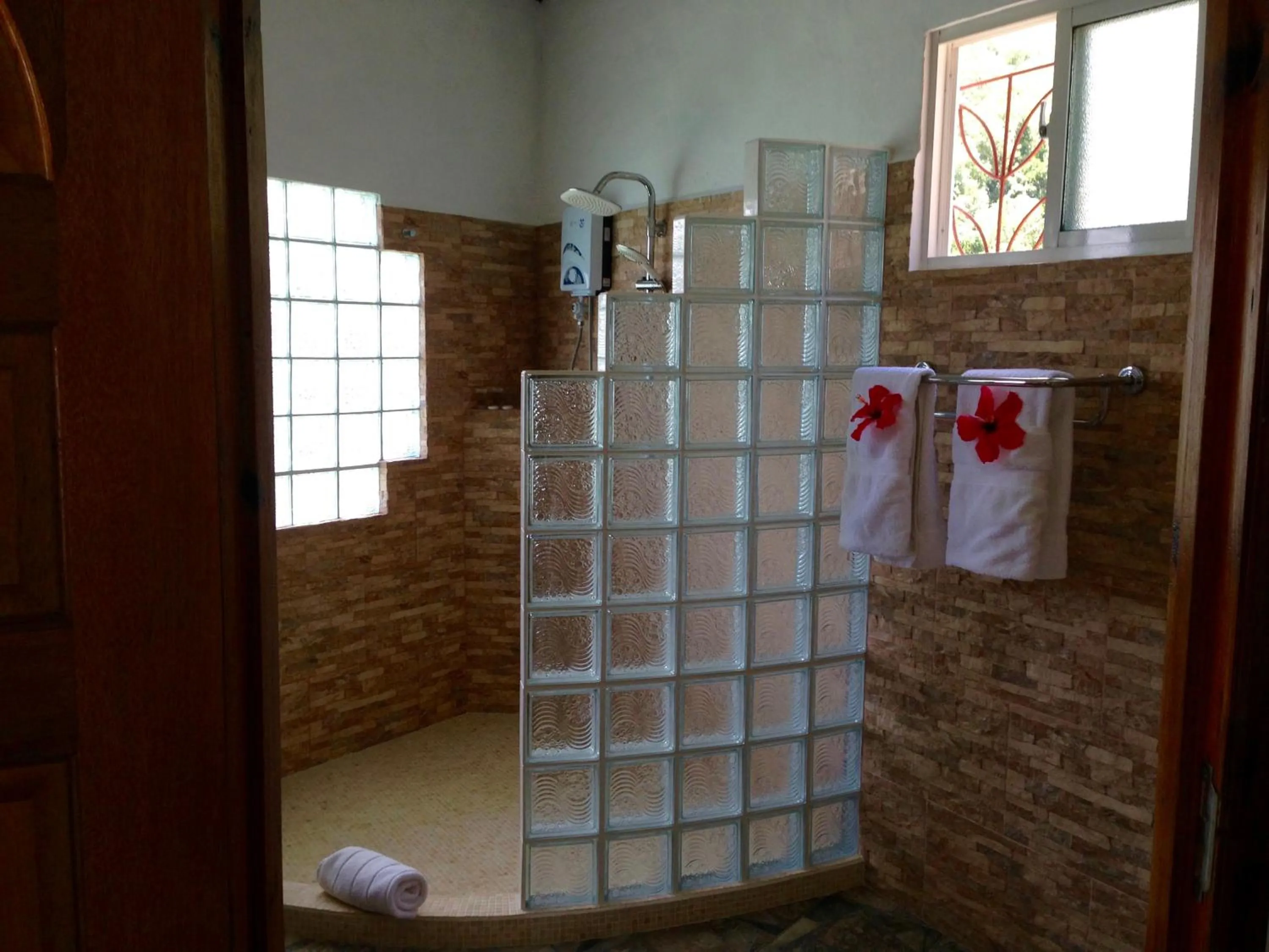 Bathroom in Lazare Picault Hotel