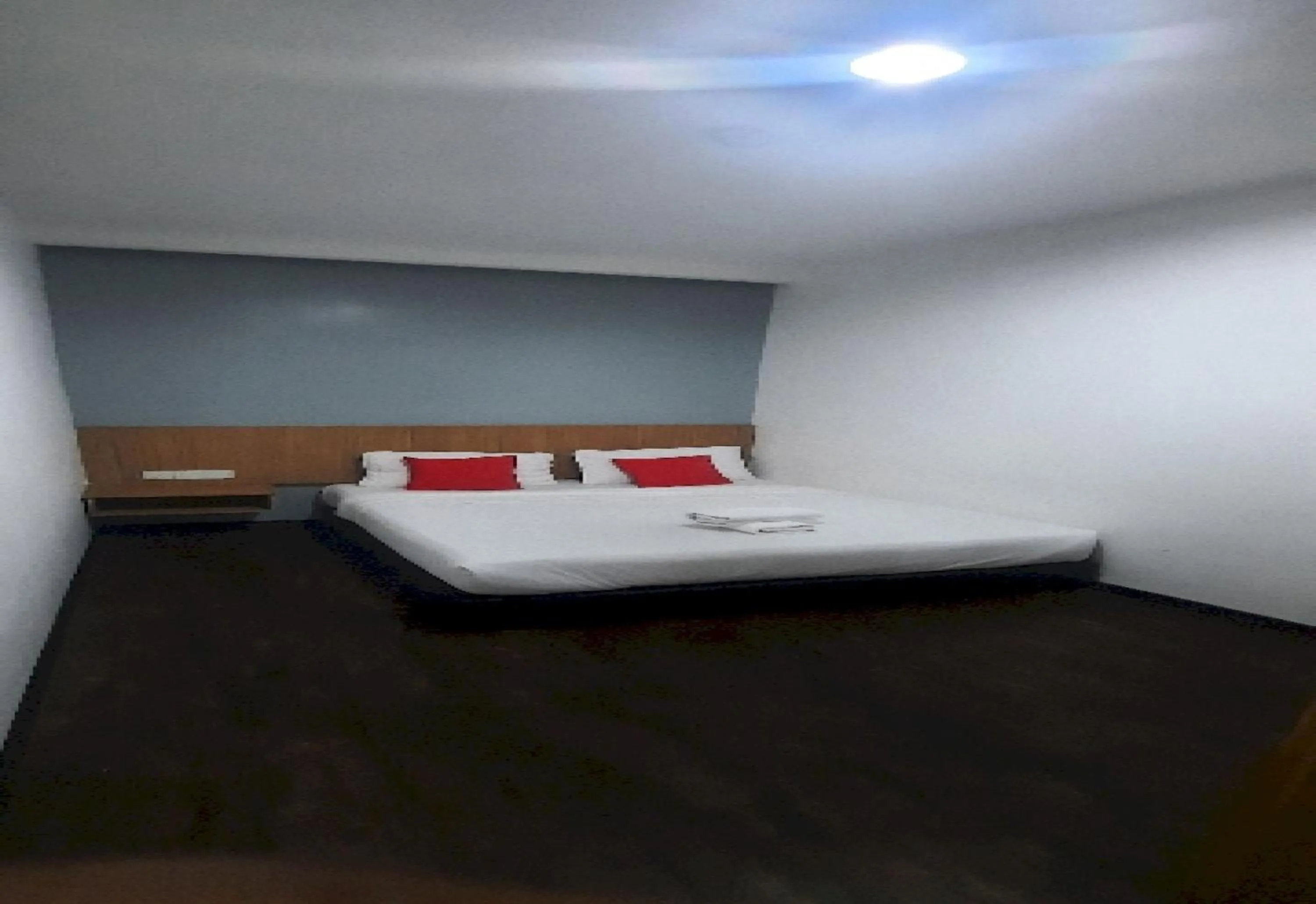 Photo of the whole room in Super OYO 90724 Rg Hotel