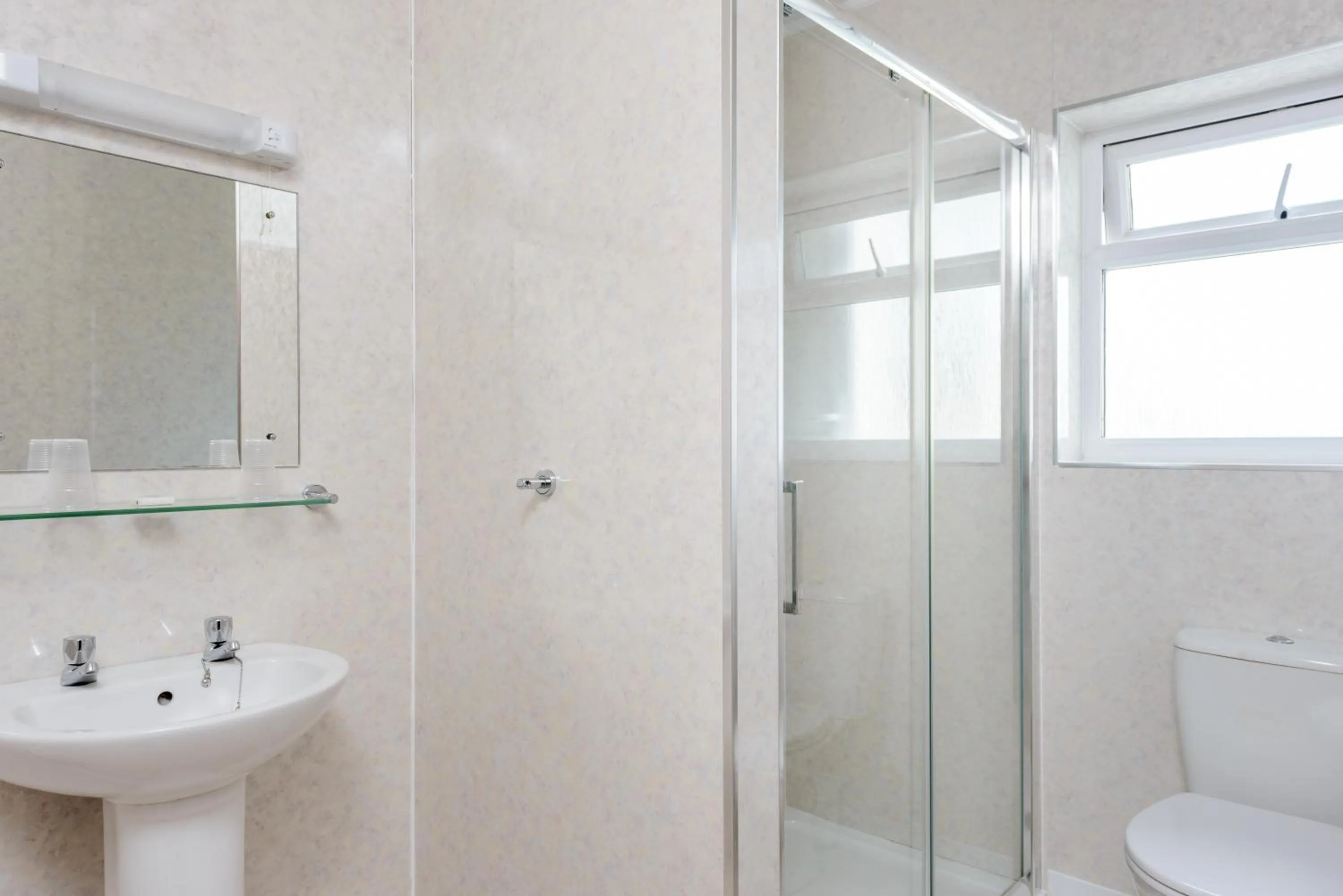 Shower in Barrowfield Hotel