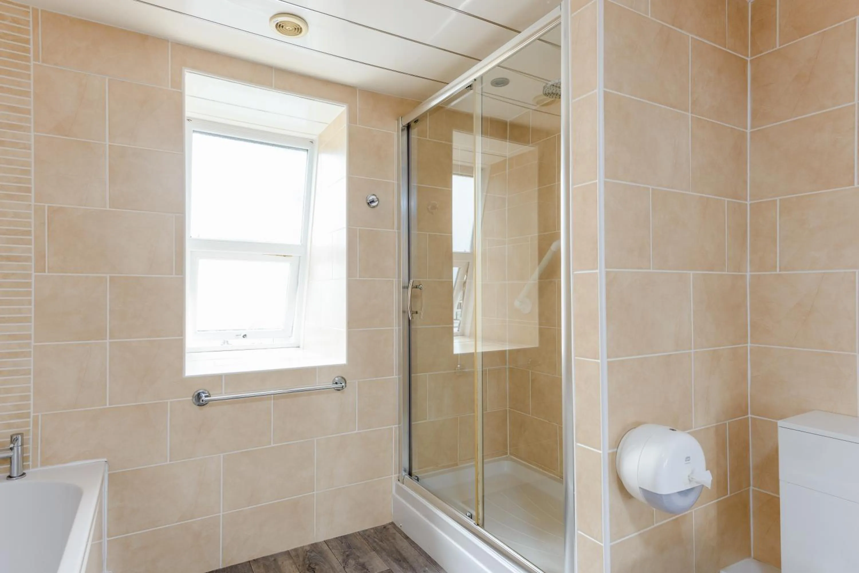 Shower in Barrowfield Hotel