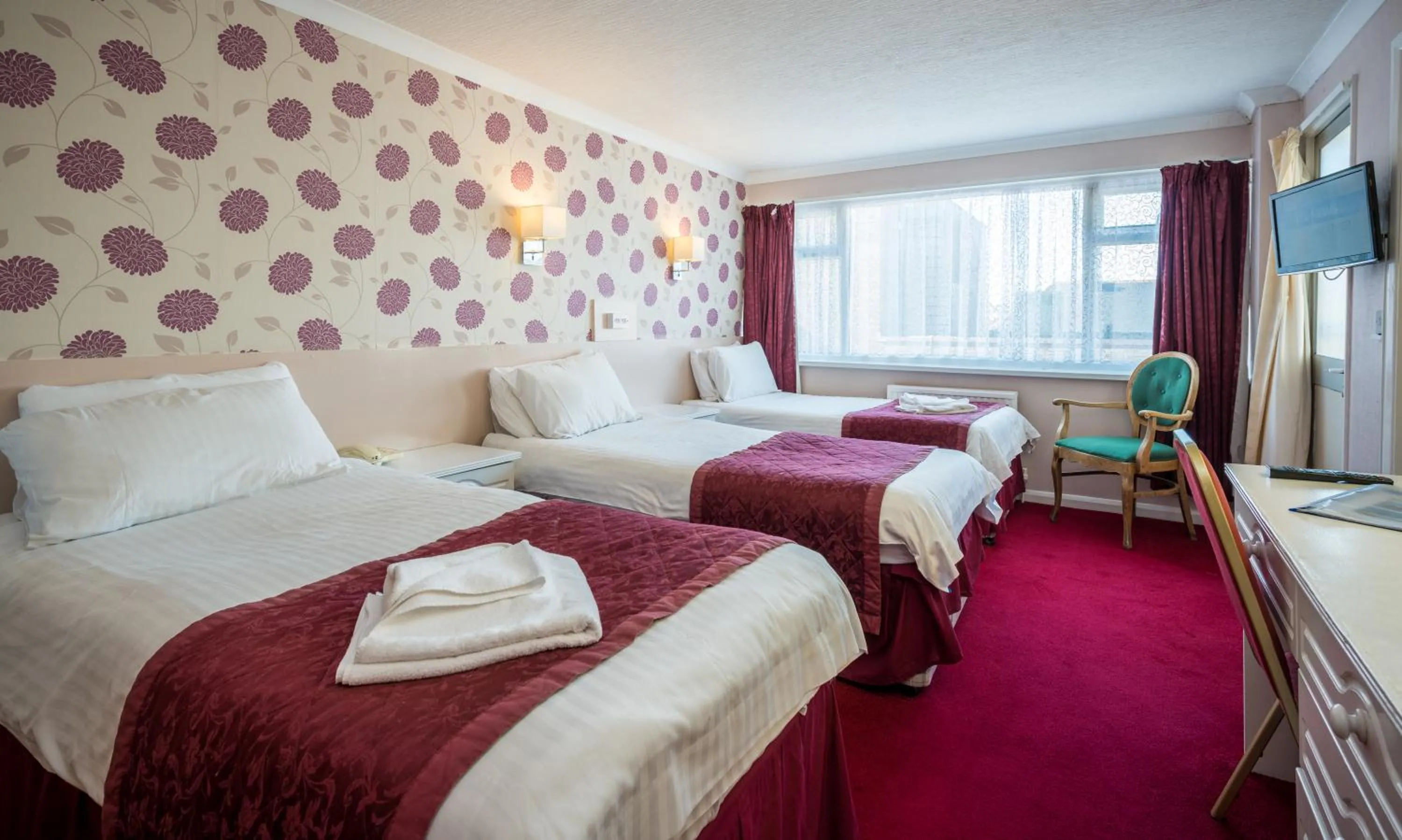 Photo of the whole room, Bed in Barrowfield Hotel