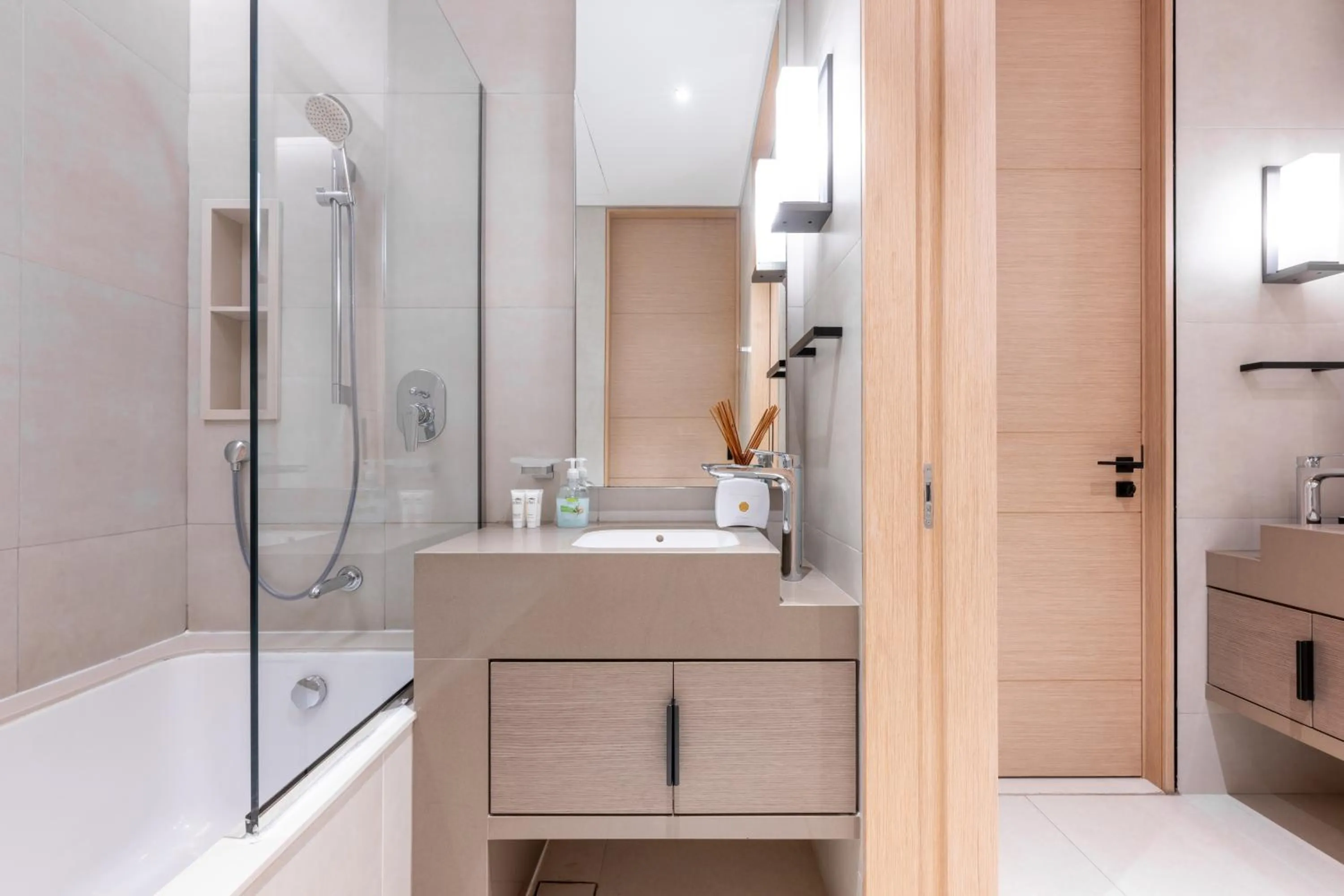 Shower in Jumeirah Gate Tower JBR 1BR Apartment