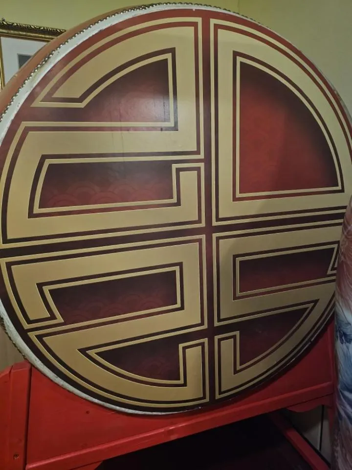 Decorative detail in New Ocean Paradise Hotel