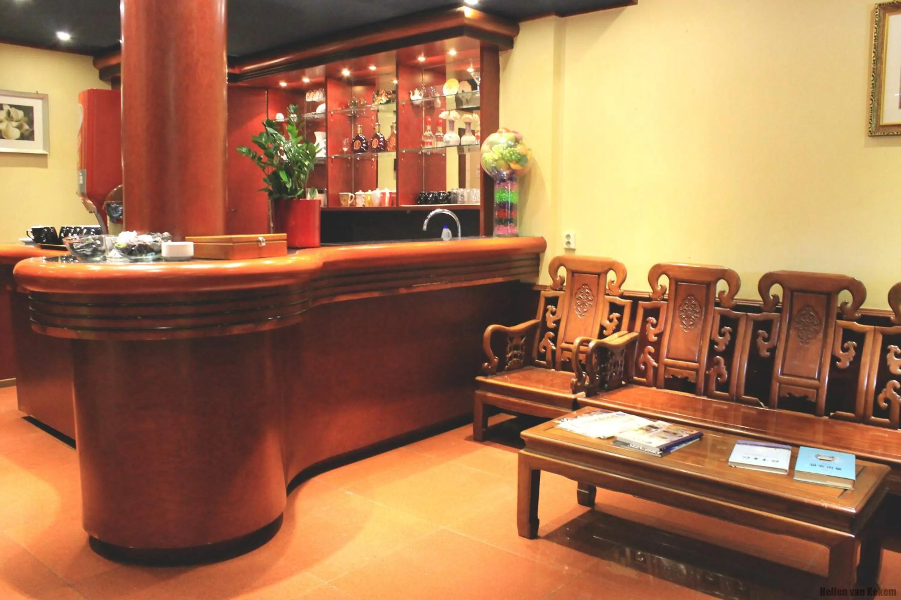 Communal lounge/ TV room in New Ocean Paradise Hotel