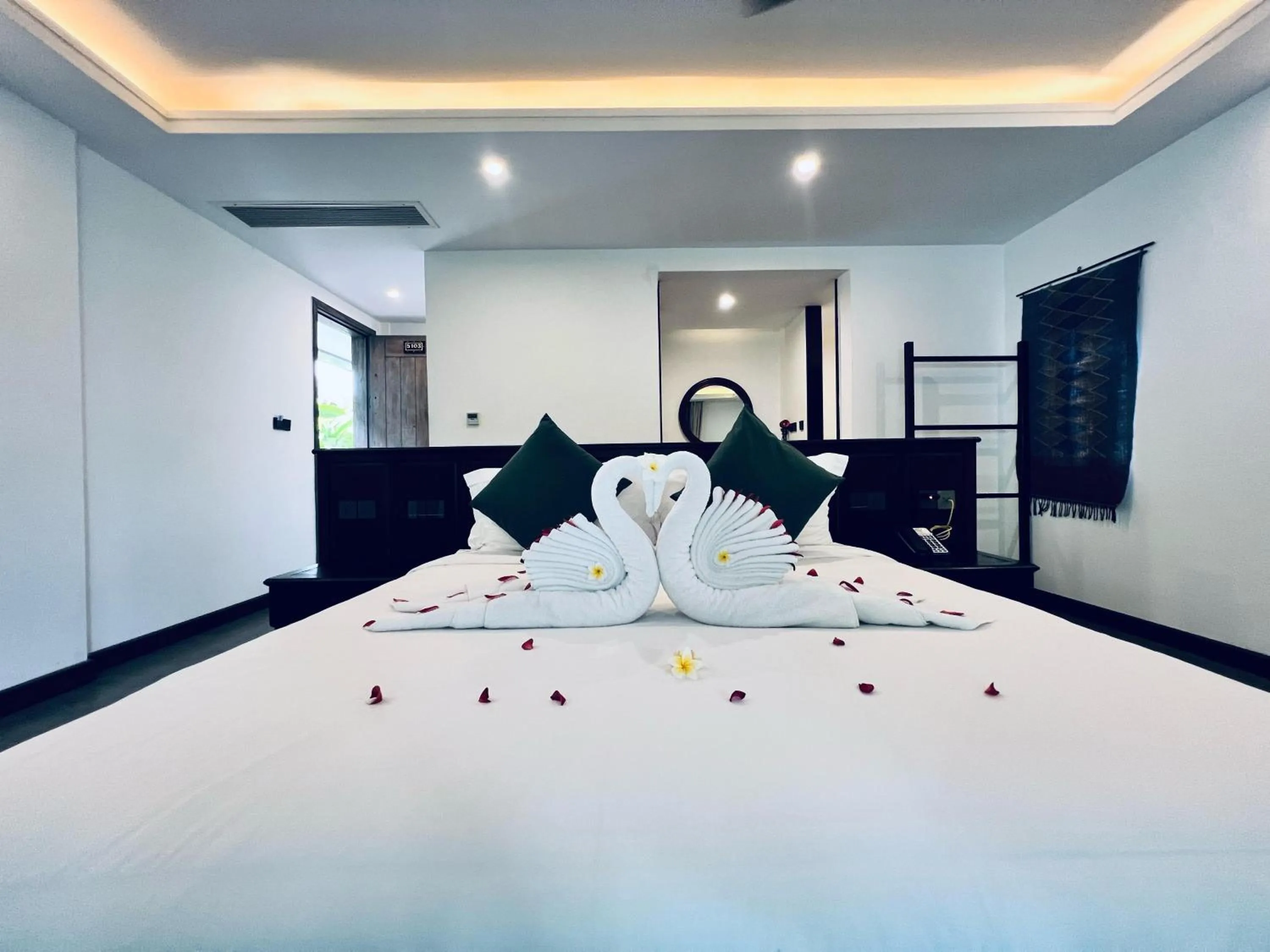 Deluxe Double Room with Bath in Manyo Hotel and Resort