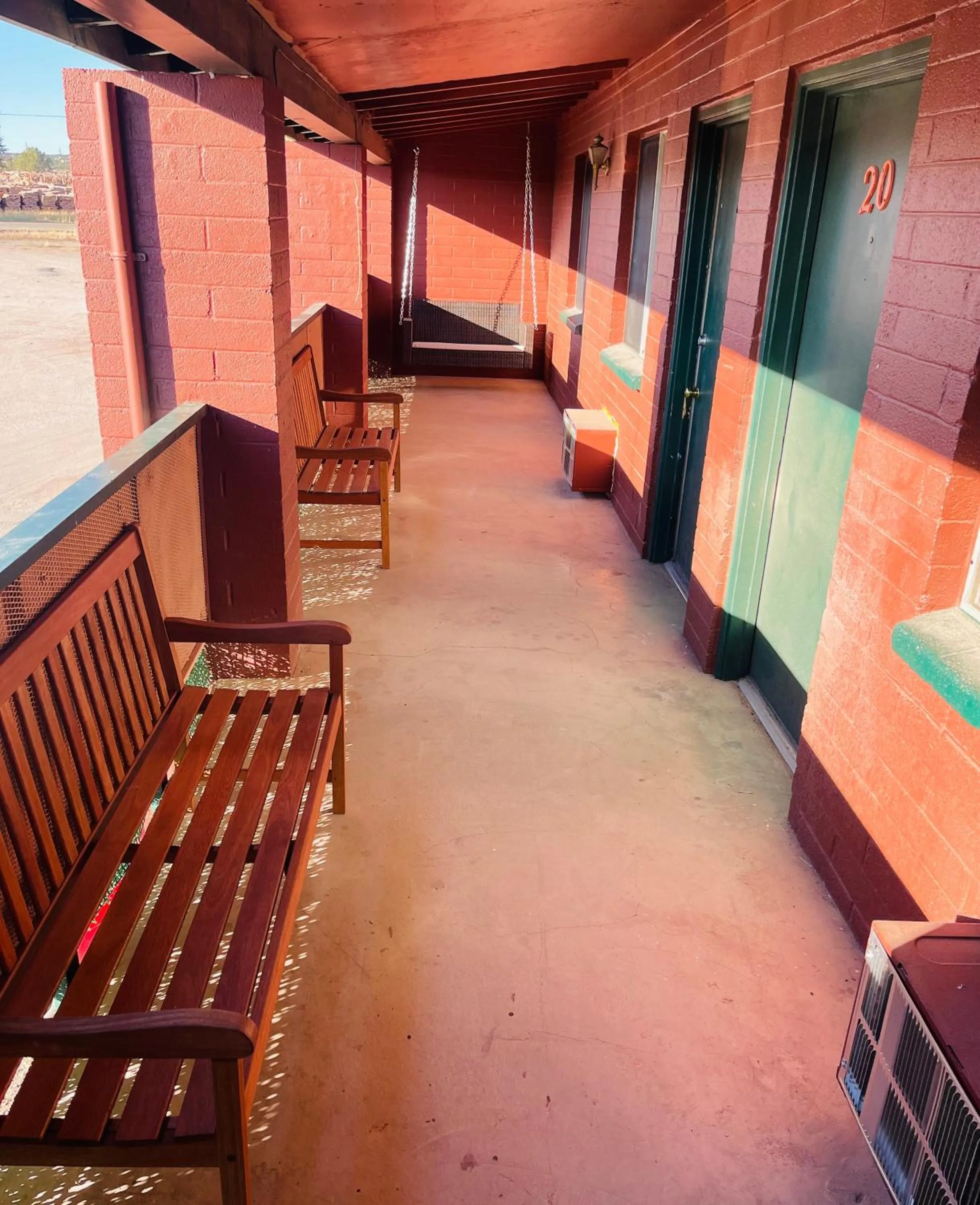 Canyon's Edge Route 66 Motel