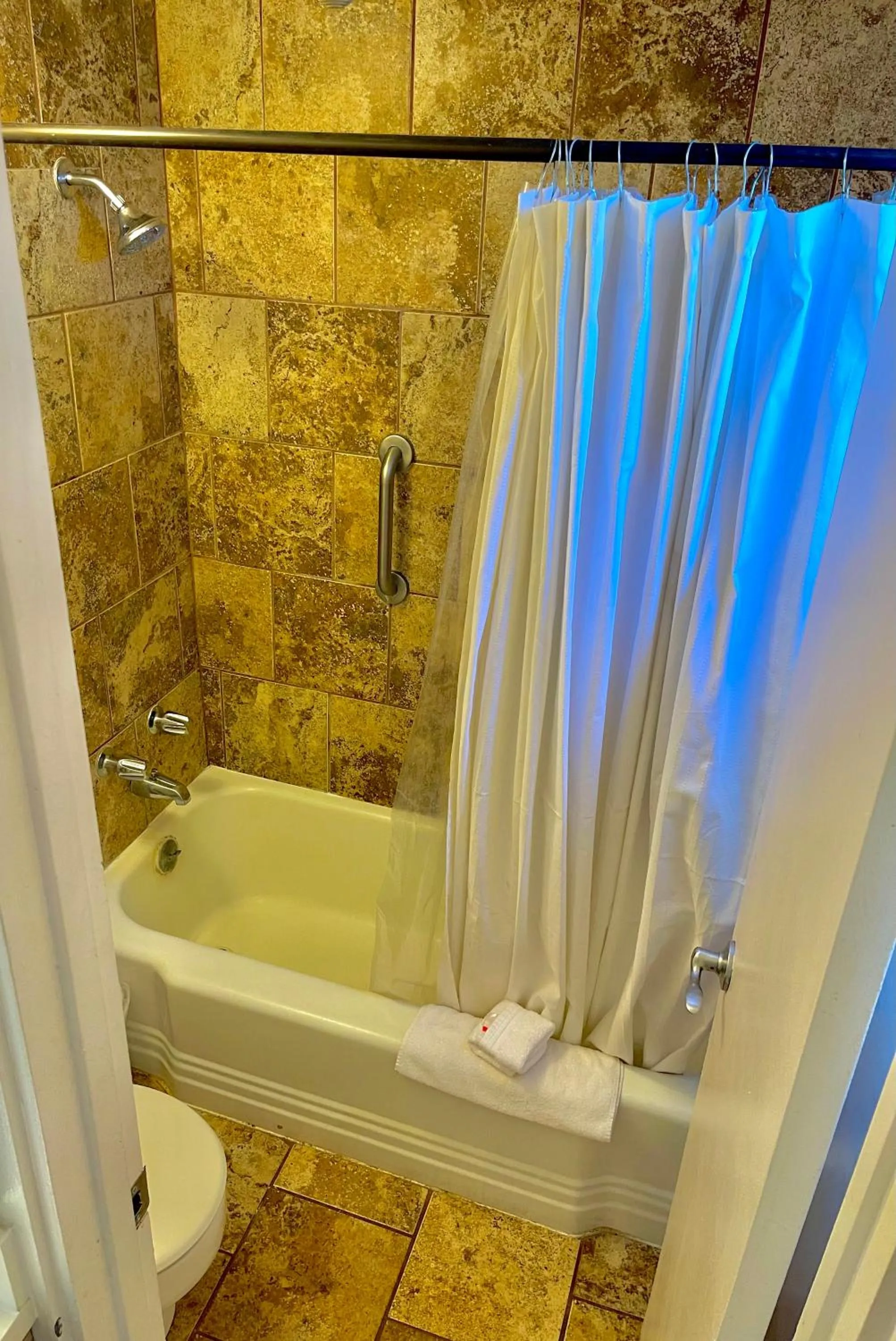 Canyon's Edge Route 66 Motel