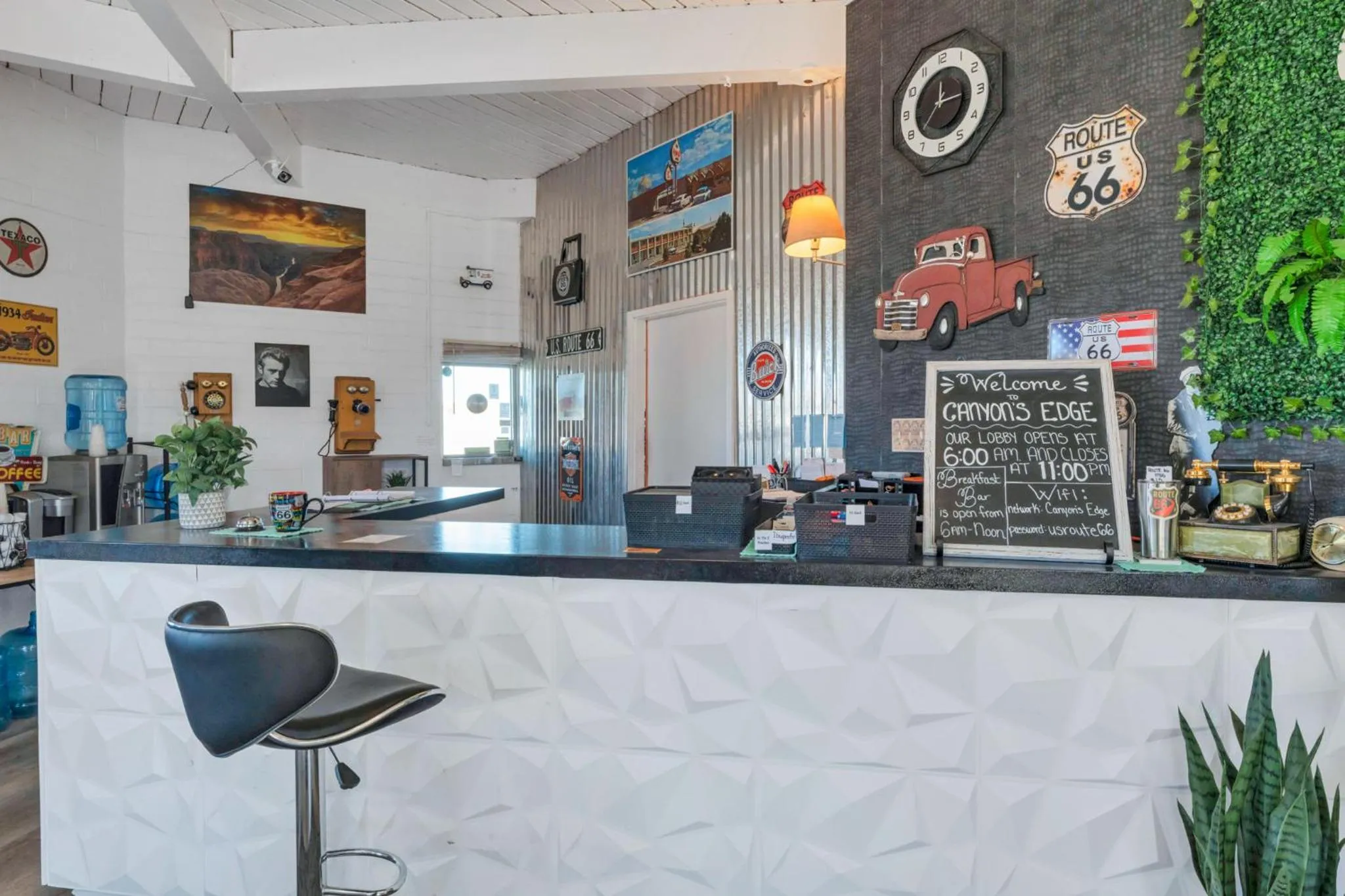 Canyon's Edge Route 66 Motel