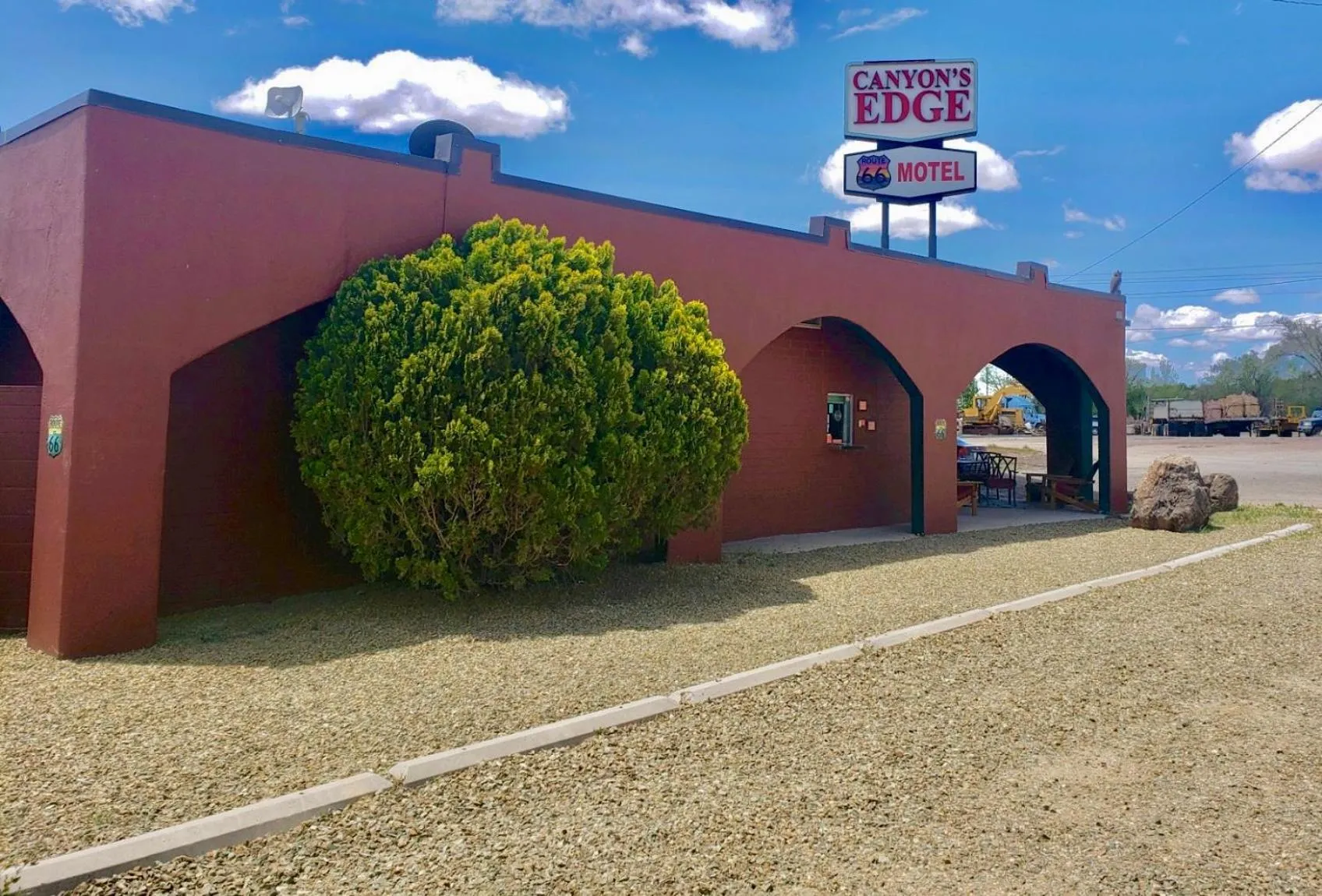 Property building in Canyon's Edge Route 66 Motel