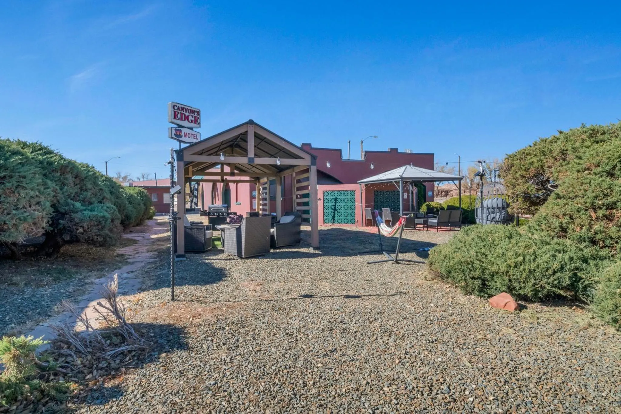 Canyon's Edge Route 66 Motel