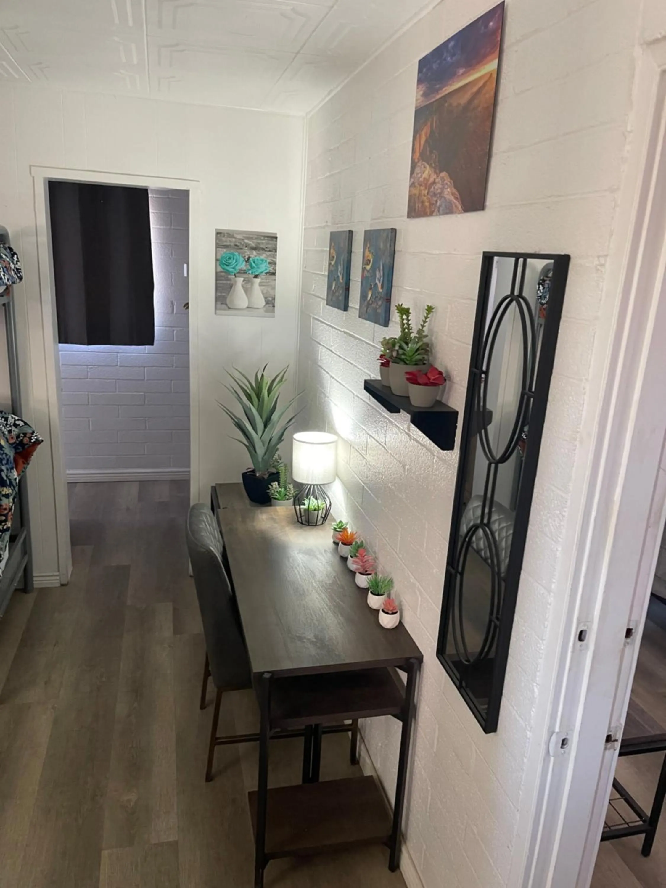 Canyon's Edge Route 66 Motel