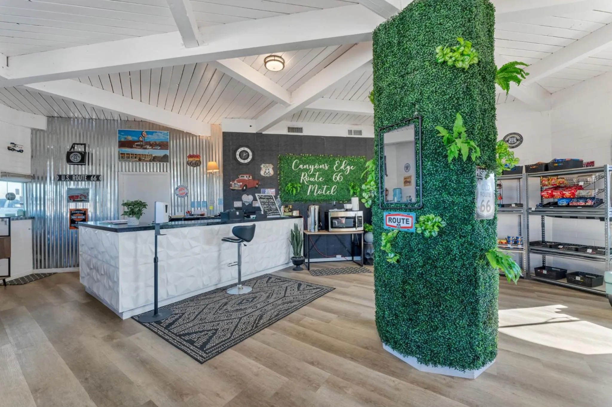 Canyon's Edge Route 66 Motel