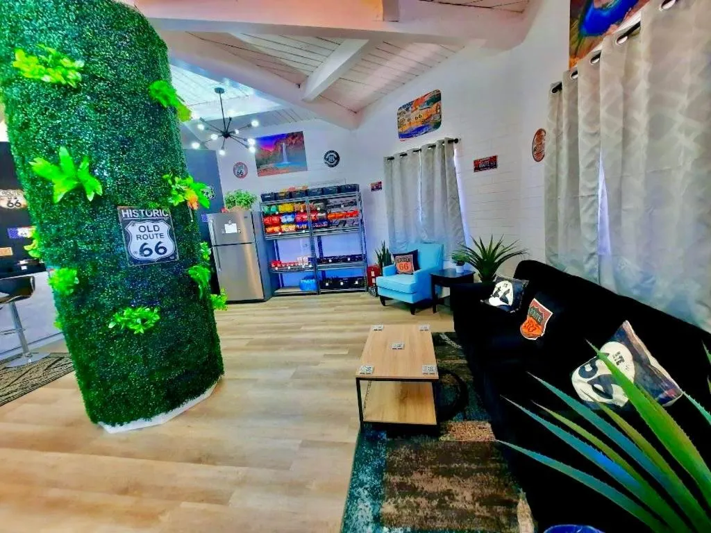 Canyon's Edge Route 66 Motel