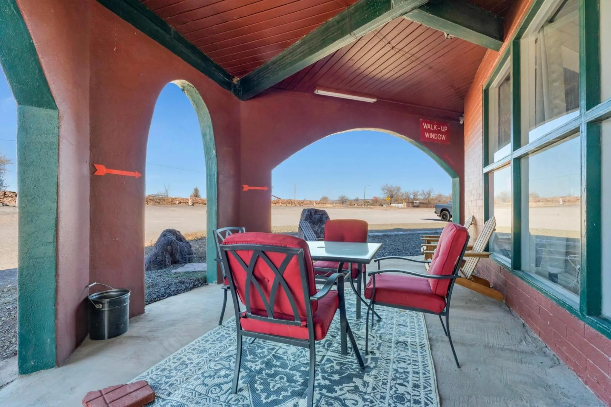 Canyon's Edge Route 66 Motel