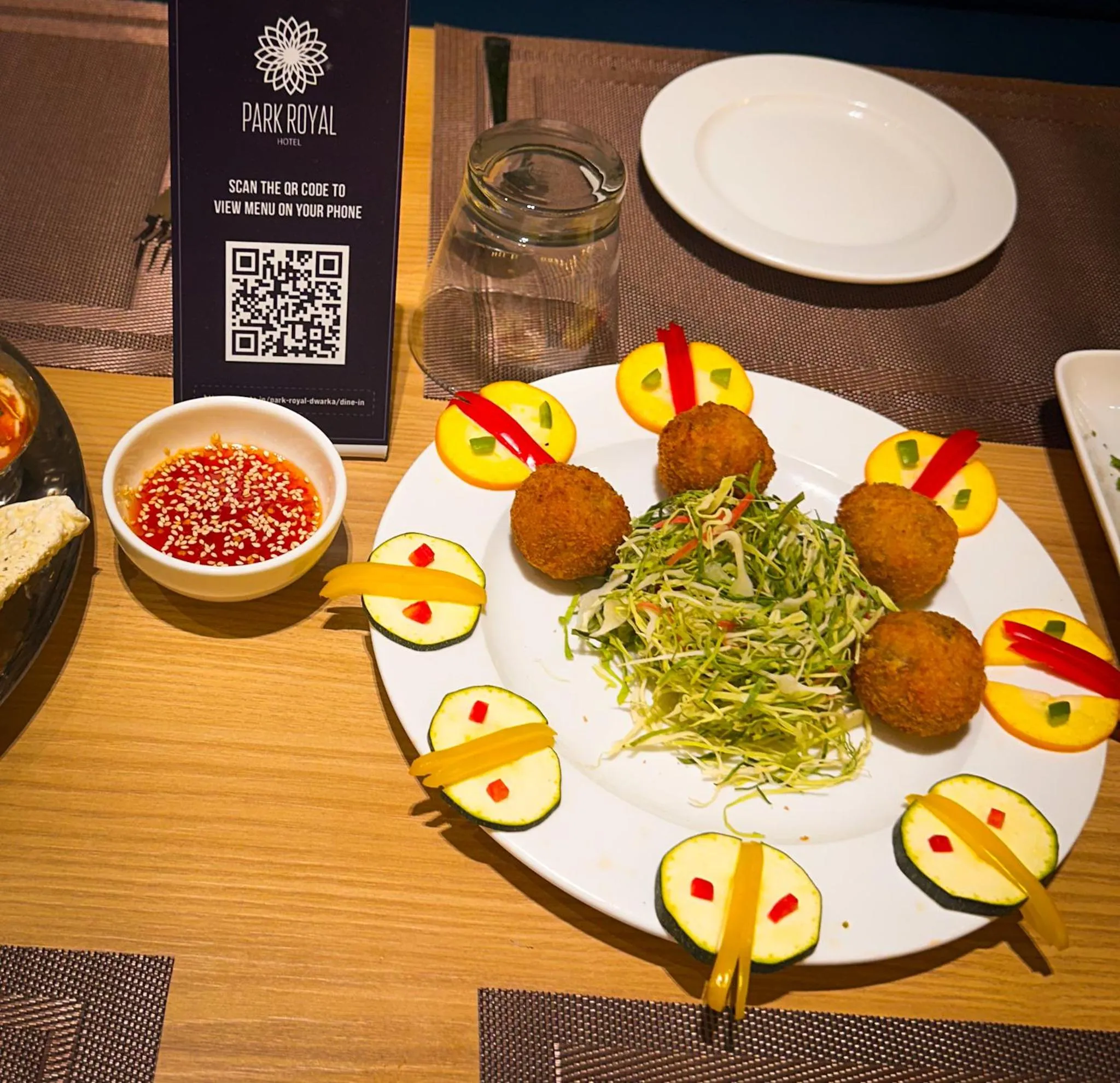 Restaurant/places to eat in Hotel Park Royal