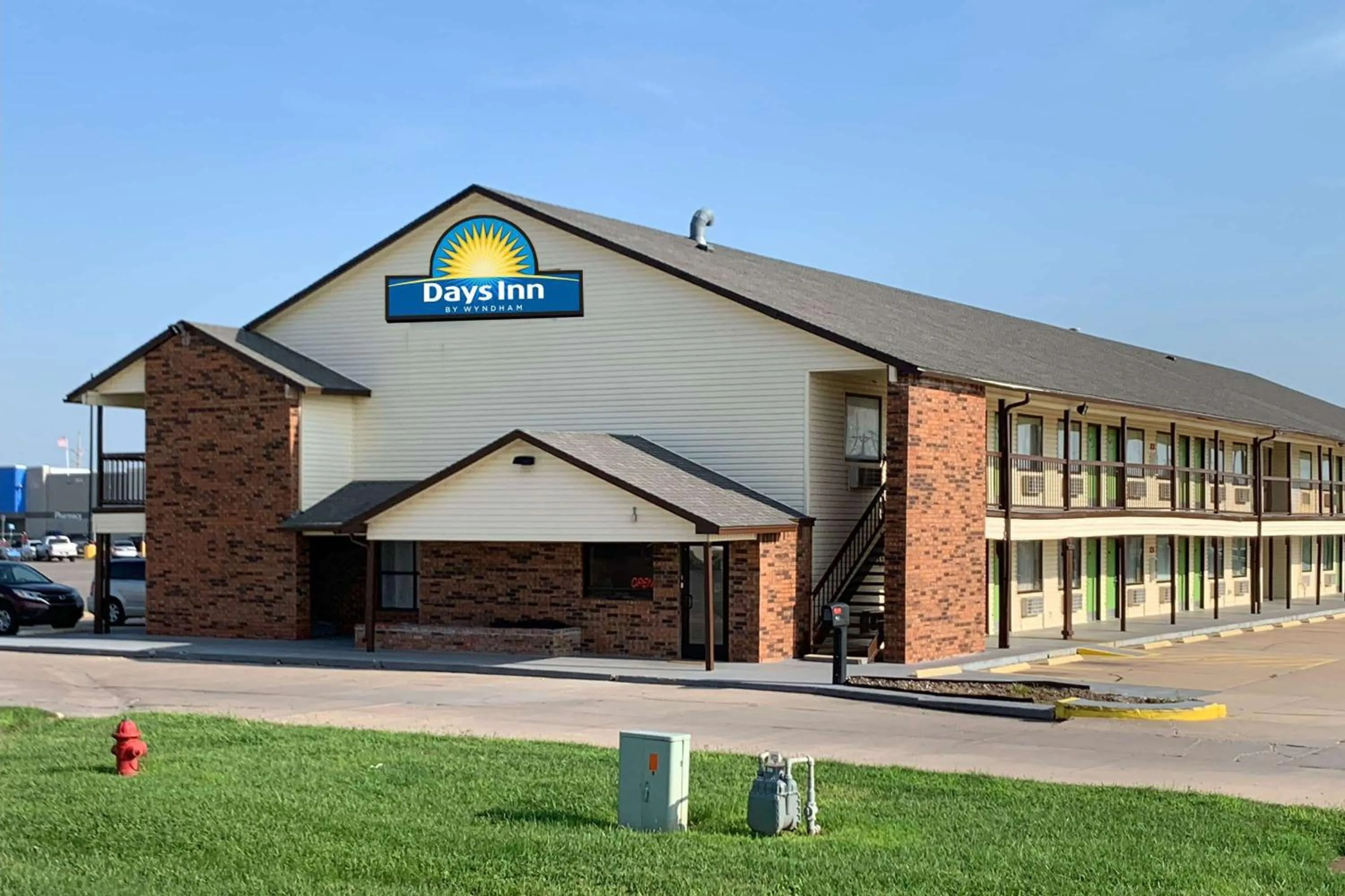 Property building in Days Inn by Wyndham Pratt