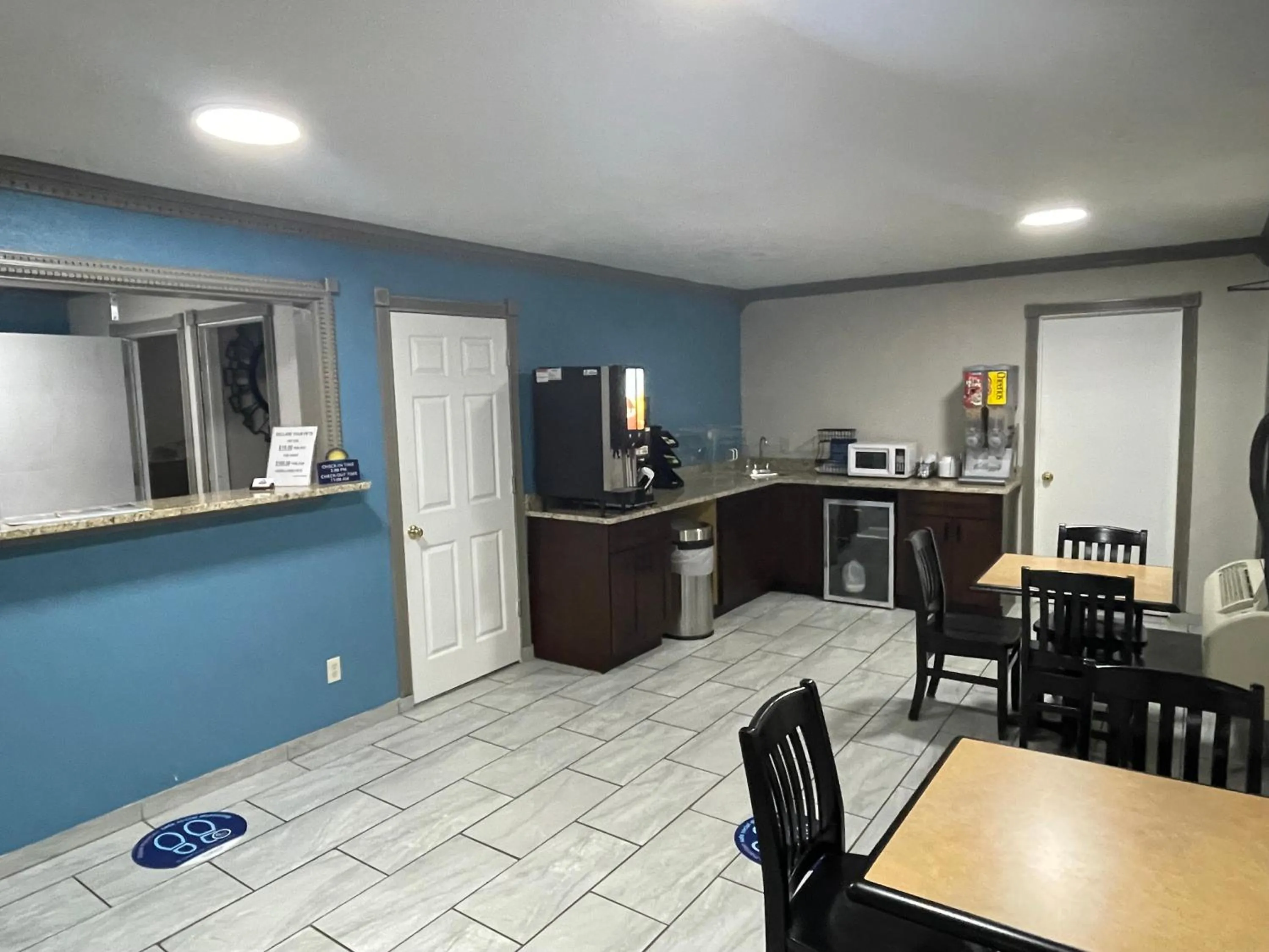 Breakfast in Days Inn by Wyndham Pratt