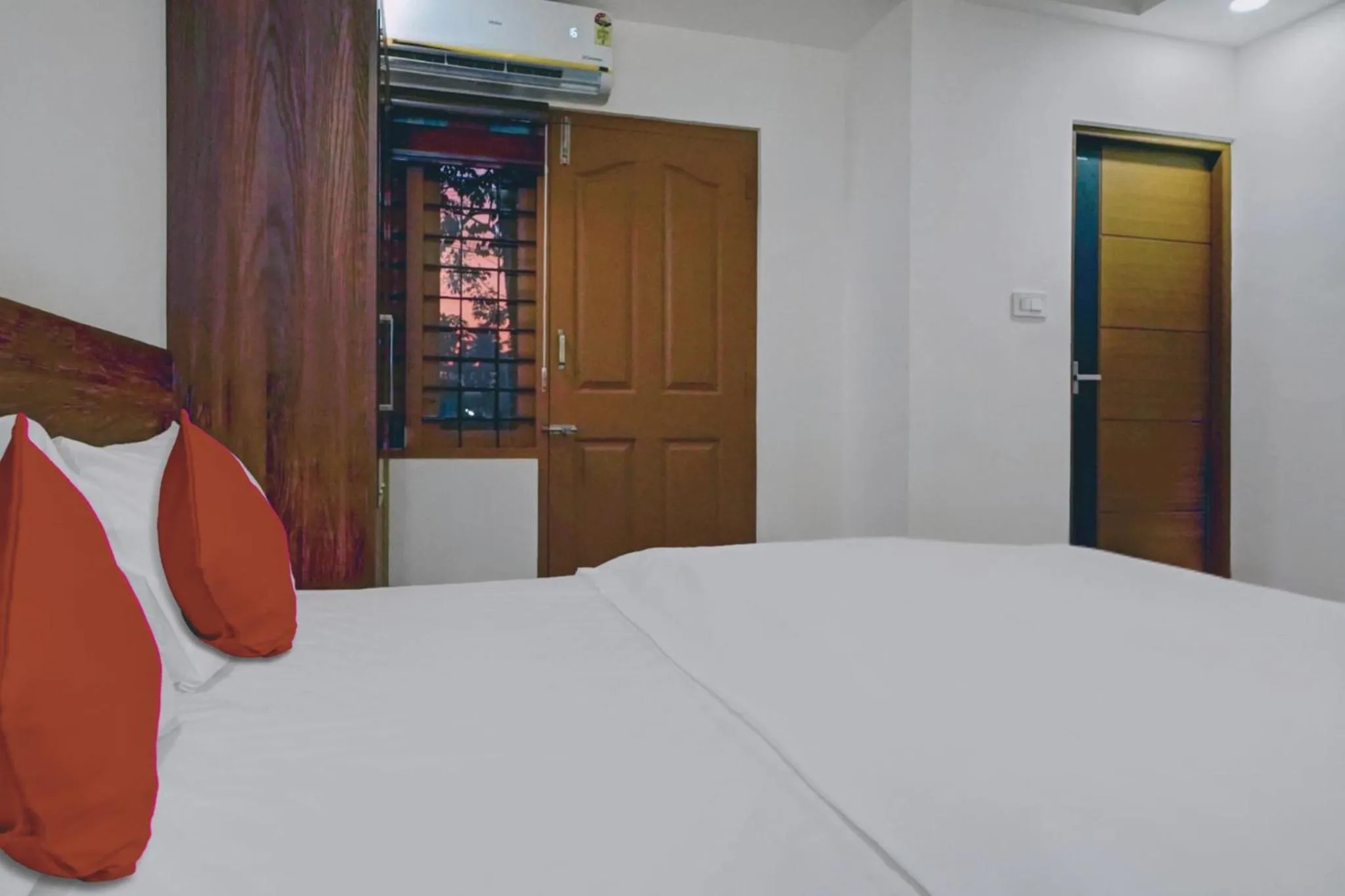 Bed in Halo Residency