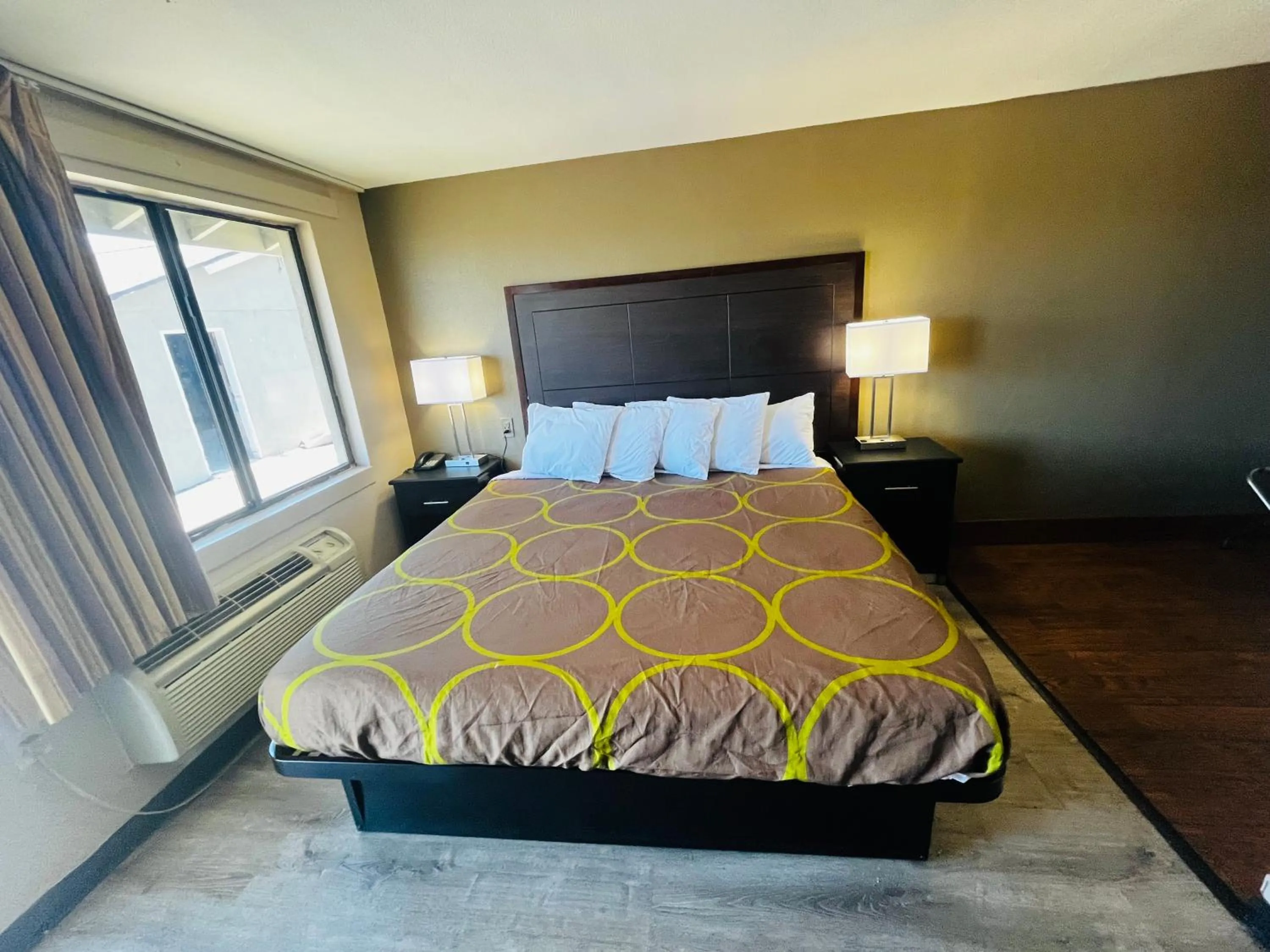 Bed in Super 8 by Wyndham Williams West Route 66 - Grand Canyon Area