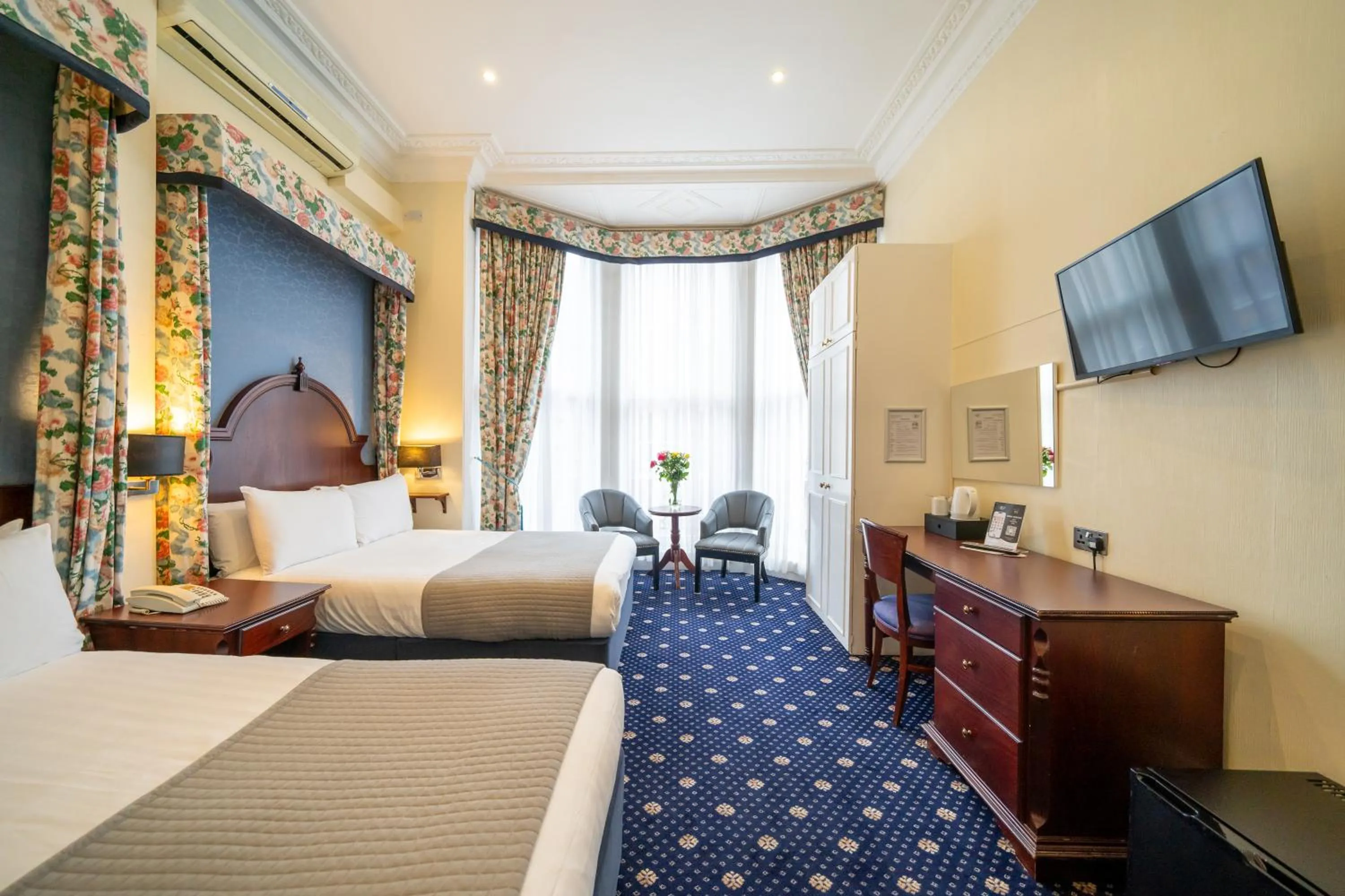 Bed in Hotel La Place