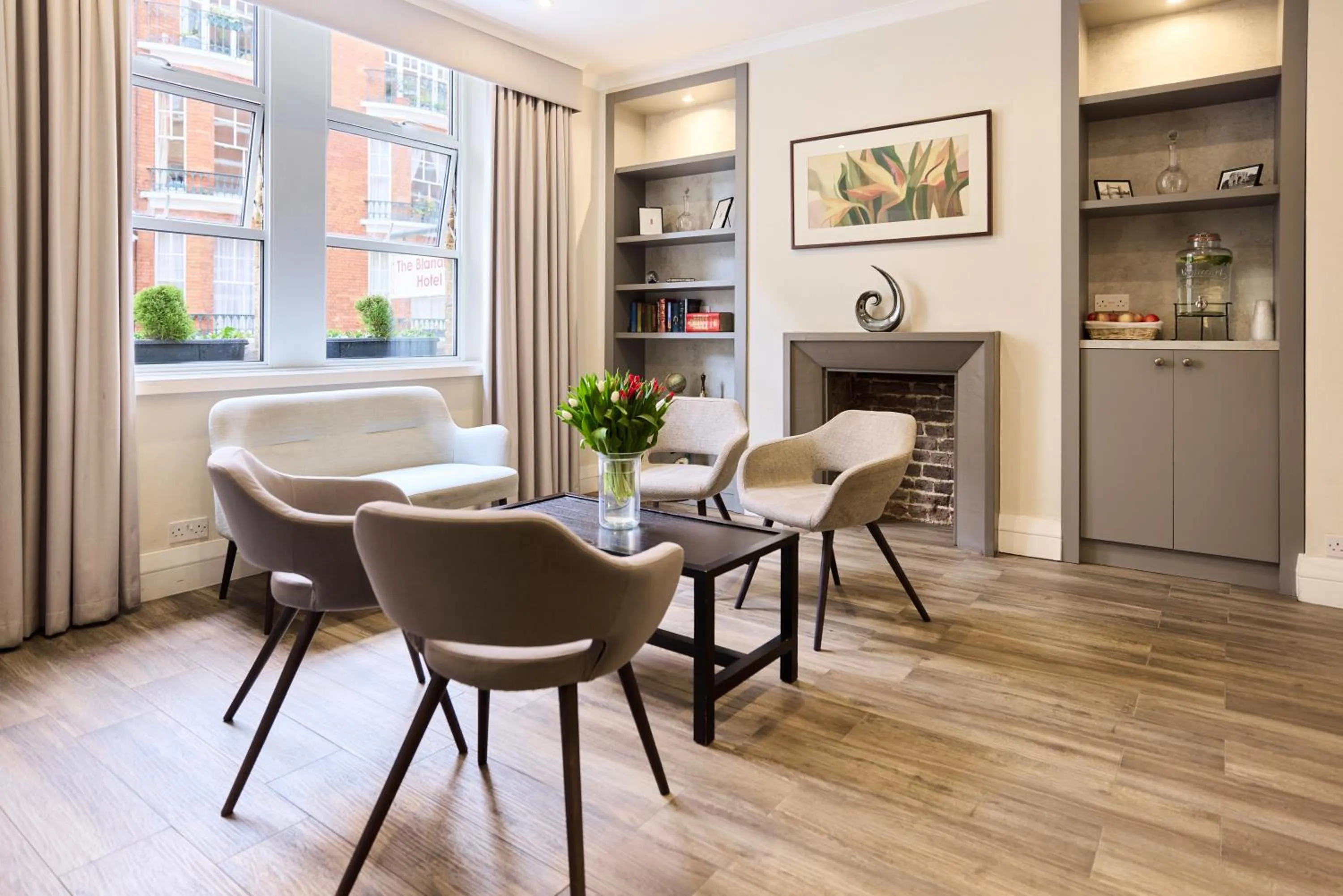 Lobby or reception in Blandford Hotel