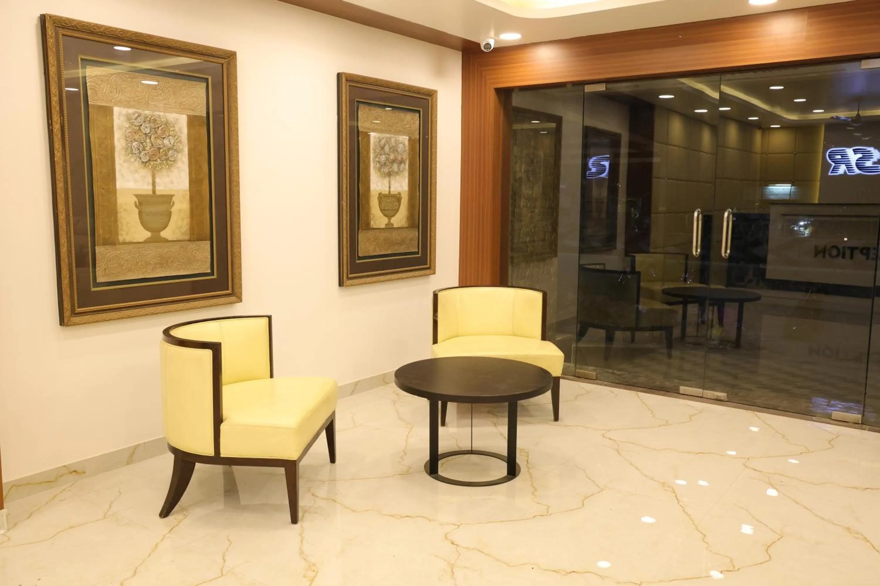 Seating area in HOTEL SR