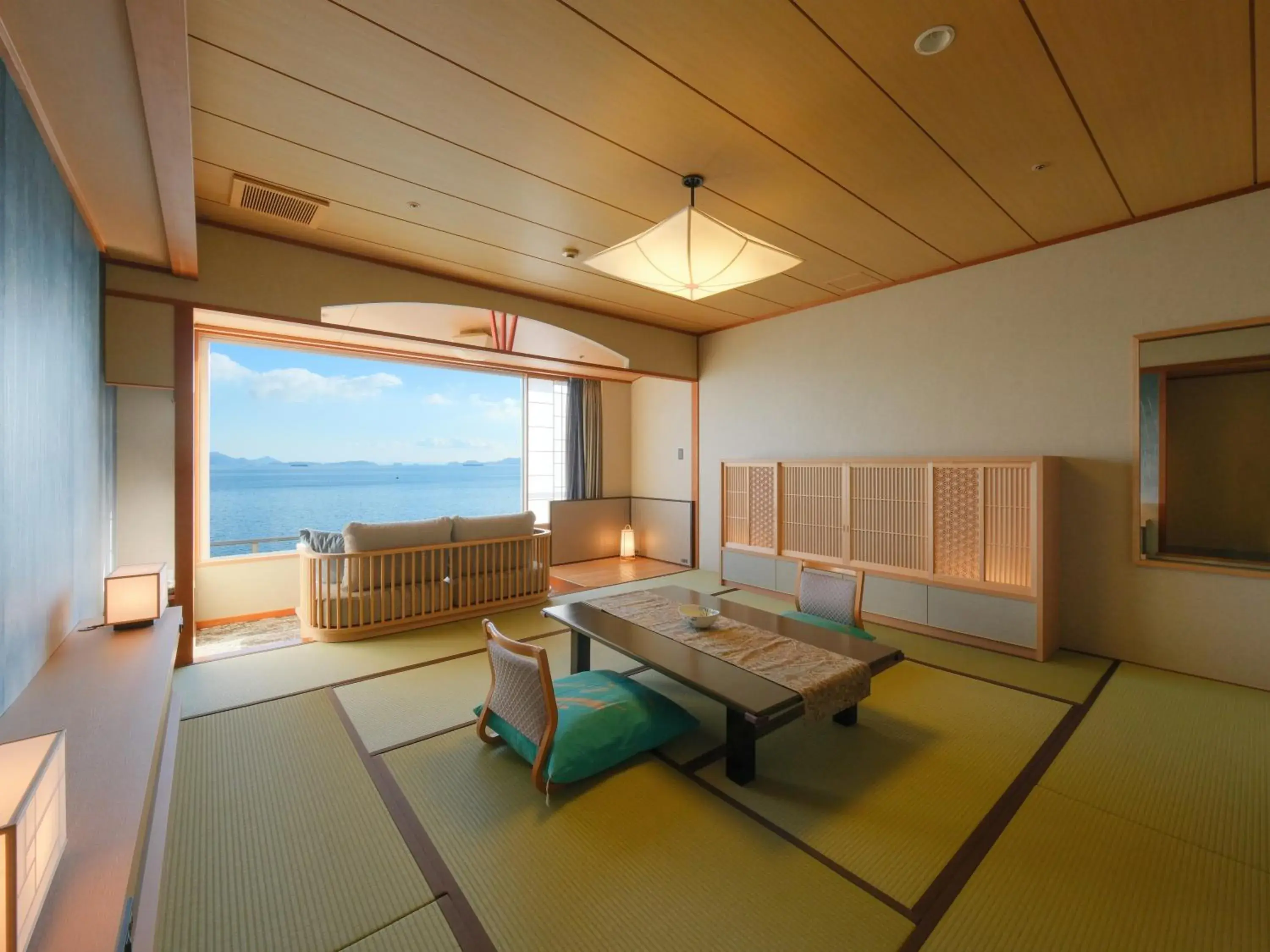 Japanese-Style Room with Ocean View in Hotel Ofutei Japanese-Style Room with Ocean View in Hotel Ofutei