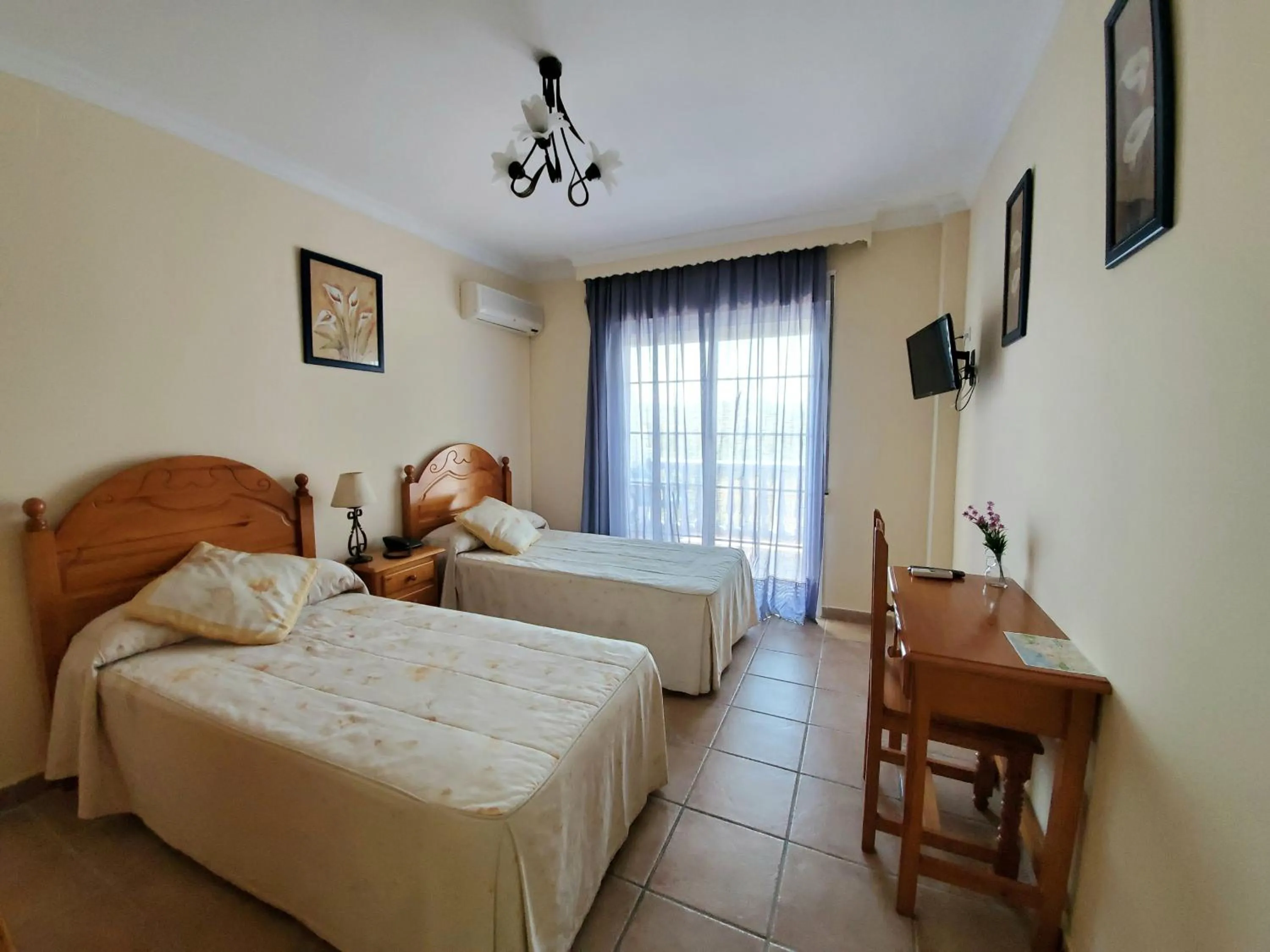 Bed in Hotel Arco del Sol