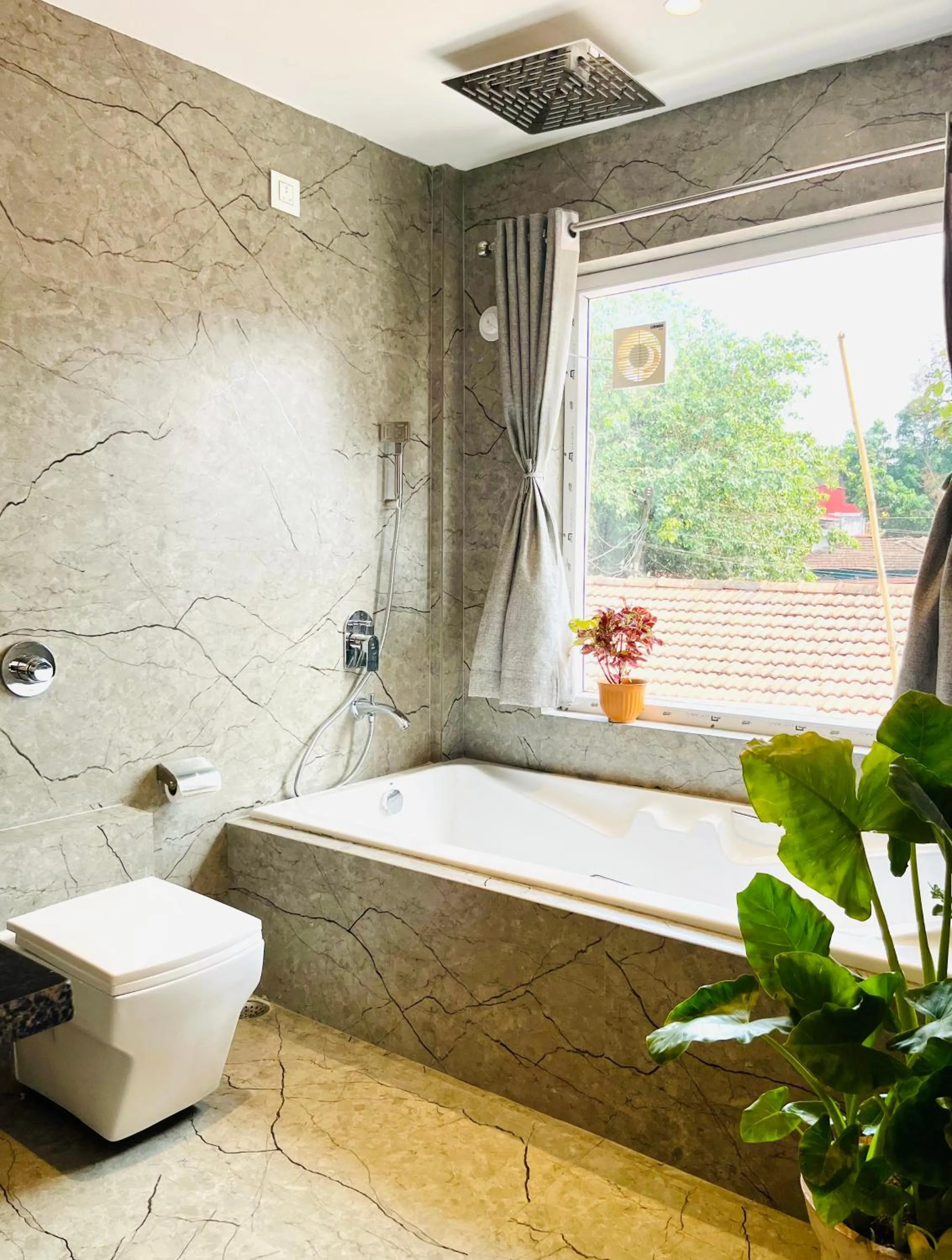 Shower in Crystall Goa Palolem