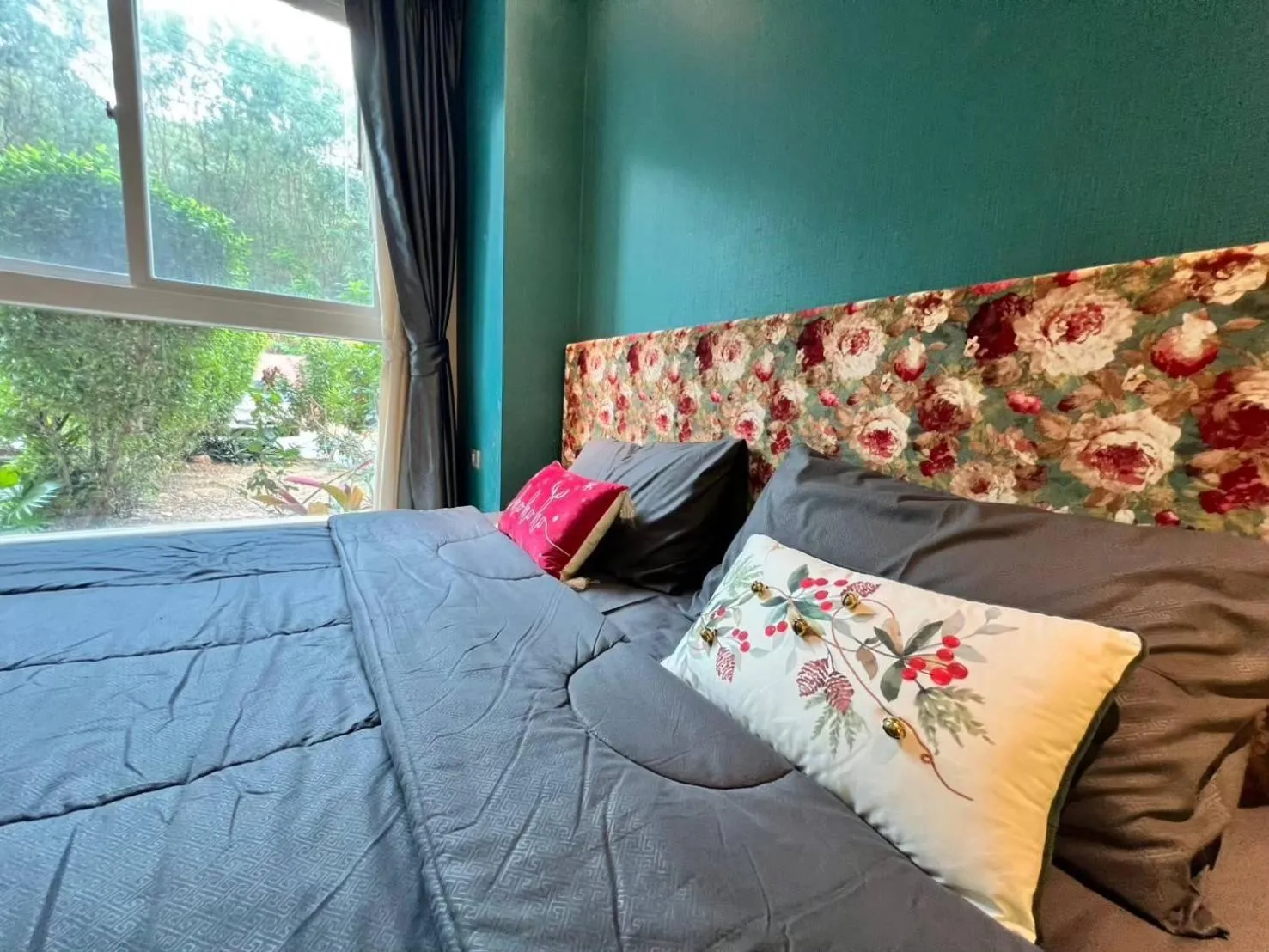 Bed in Grande Caribbean Resort Pattaya