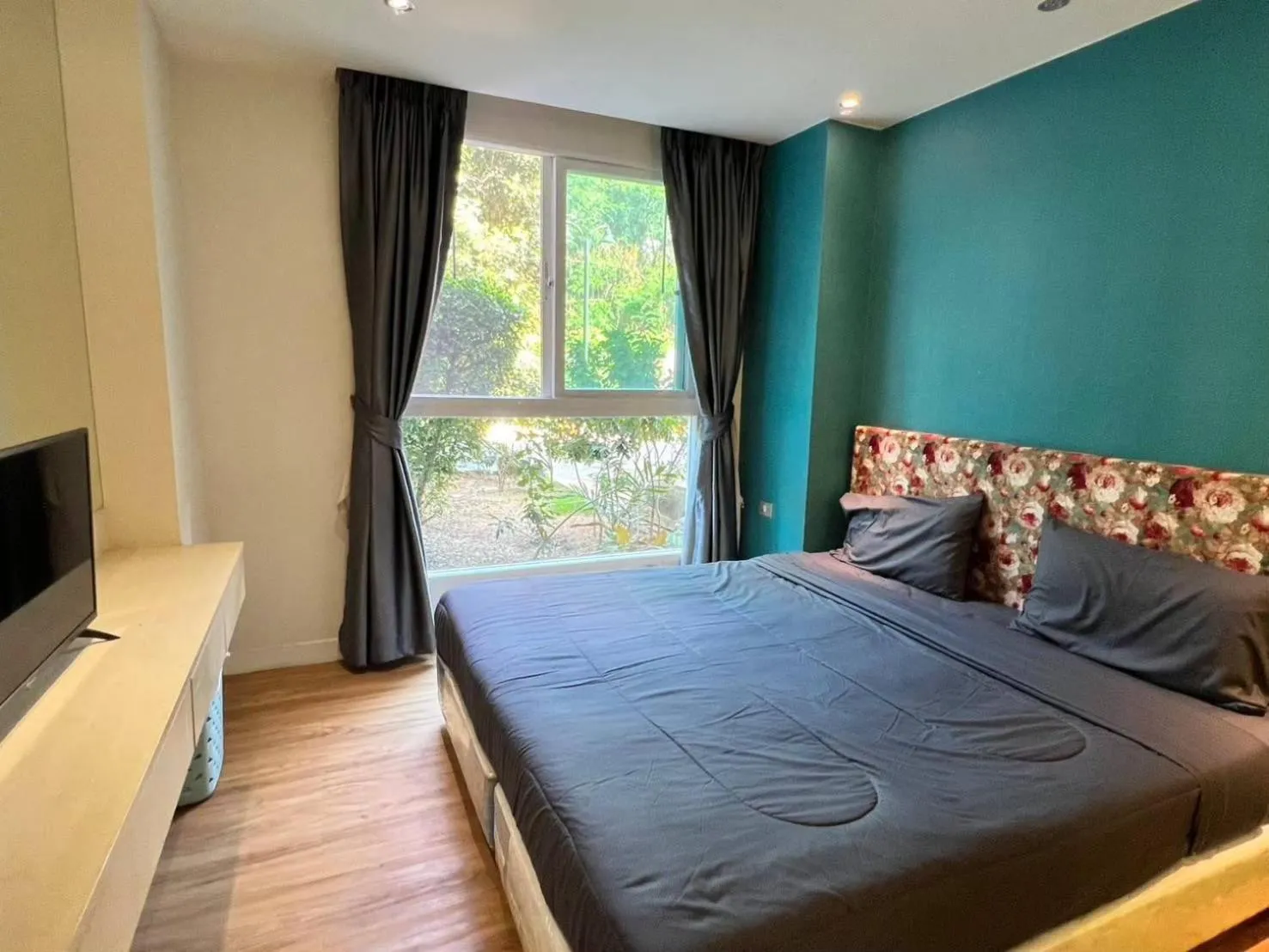 Bed in Grande Caribbean Resort Pattaya